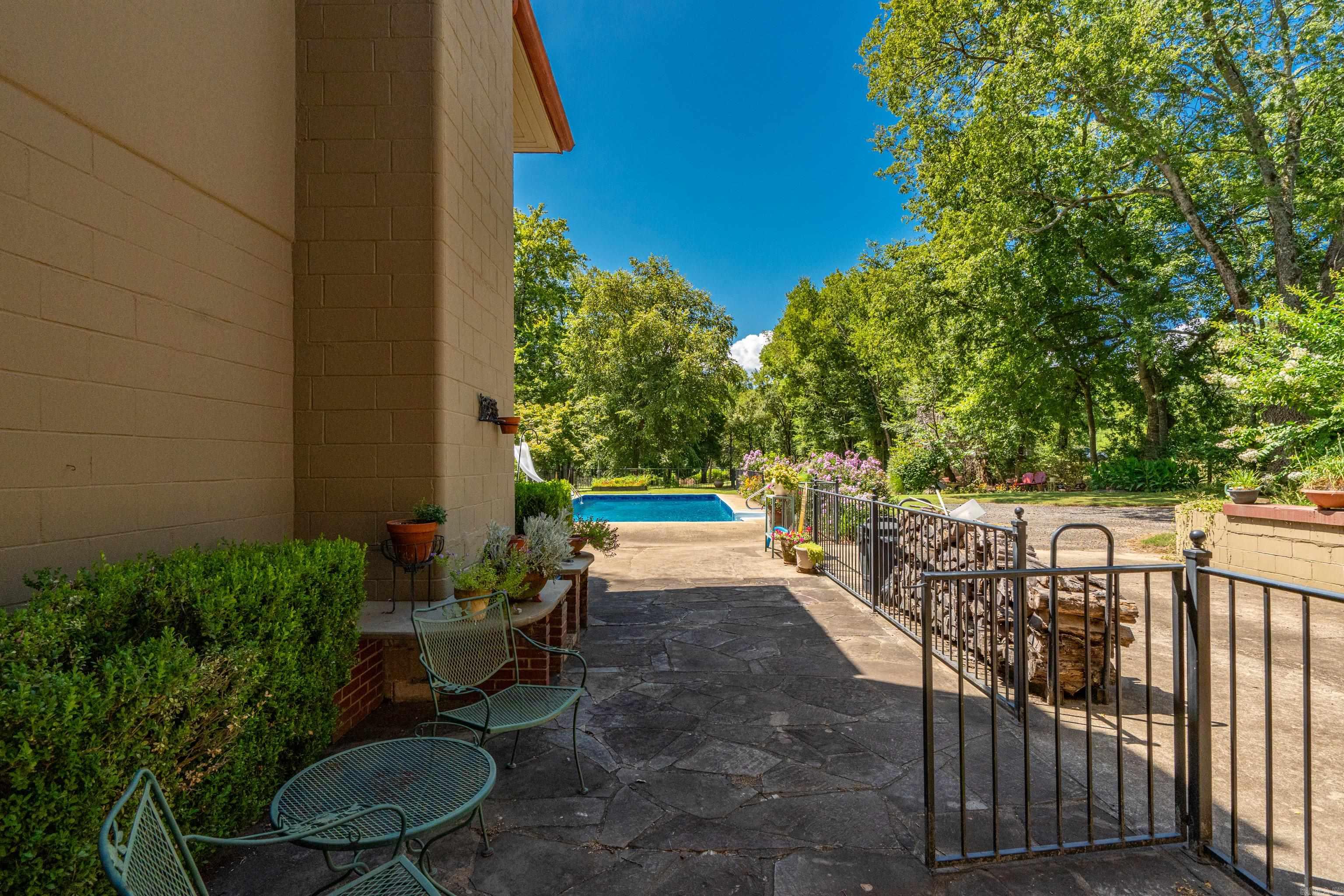 2724 Malvern Avenue Hot Springs, AR 71901