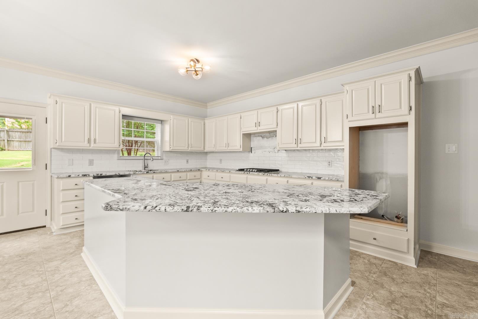 13818 Longtree Drive Little Rock, AR 72212