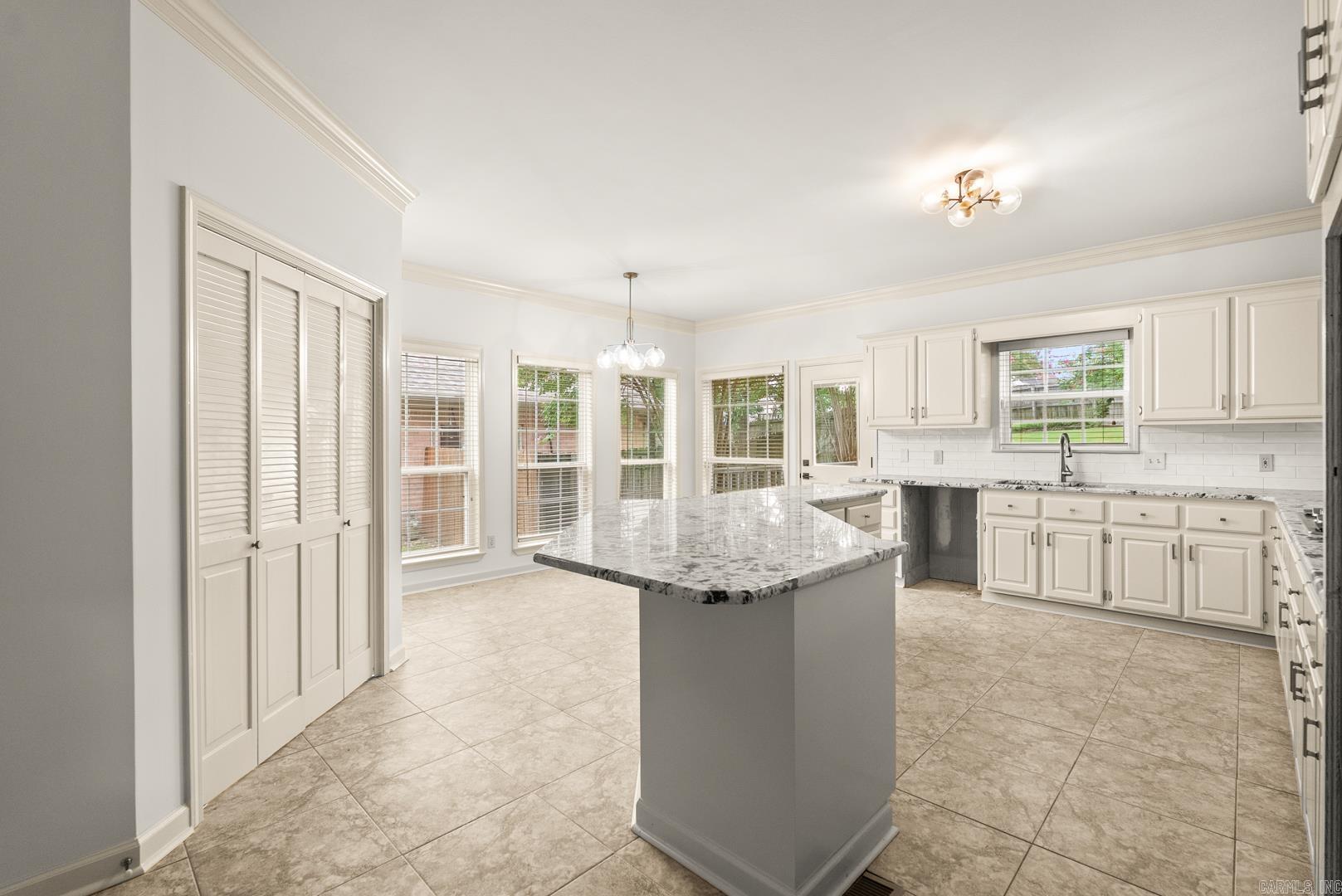 13818 Longtree Drive Little Rock, AR 72212