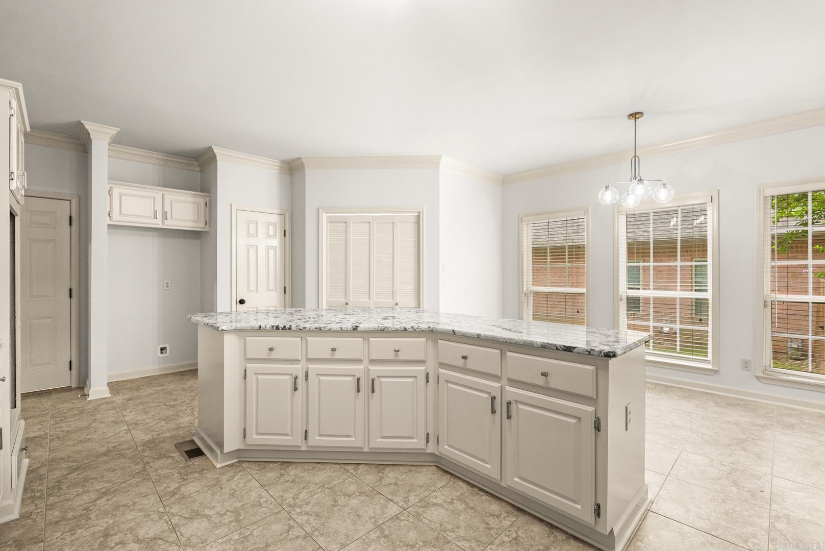 13818 Longtree Drive Little Rock, AR 72212