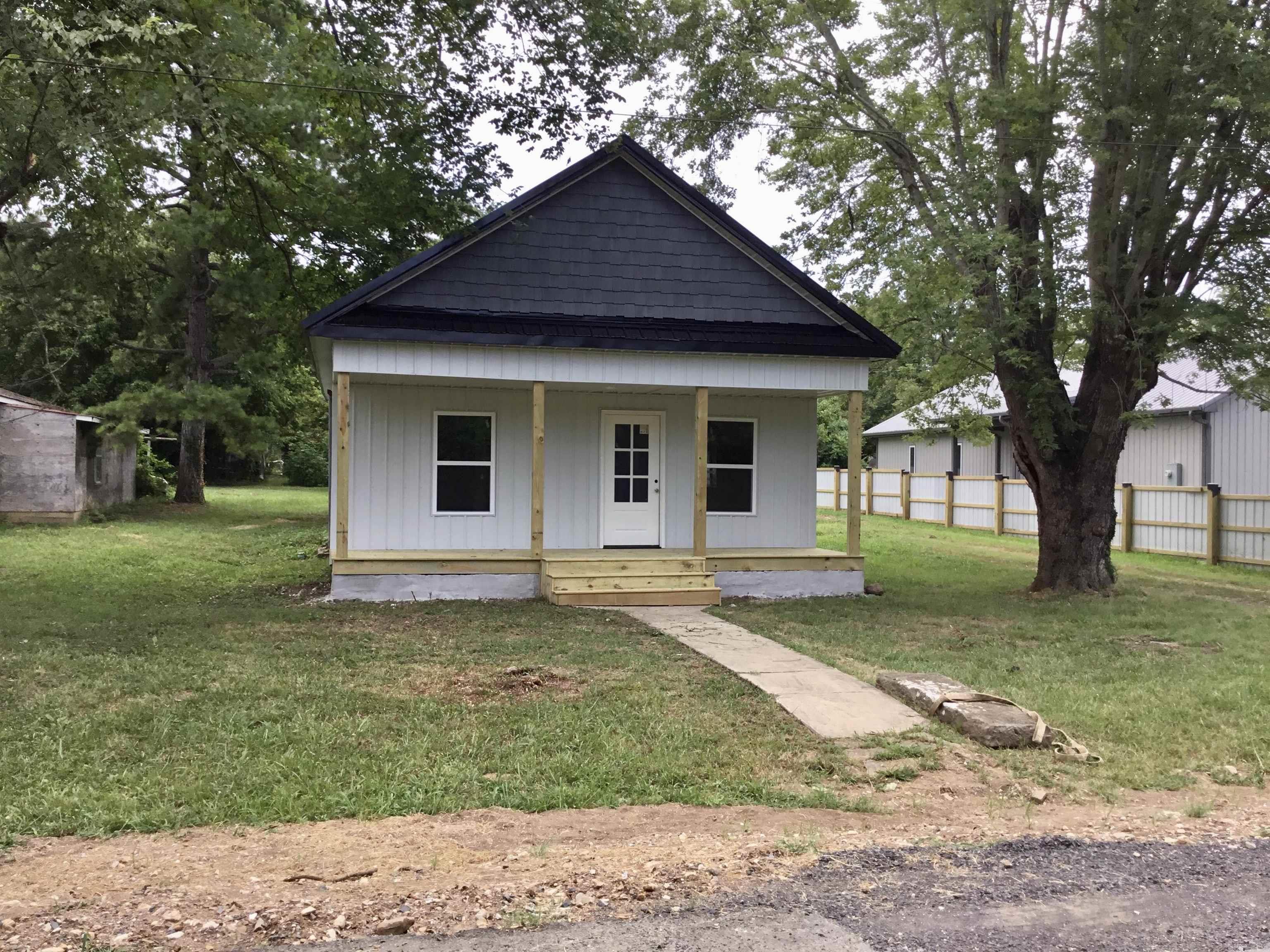 610 Cypress Street Leslie, AR 72645