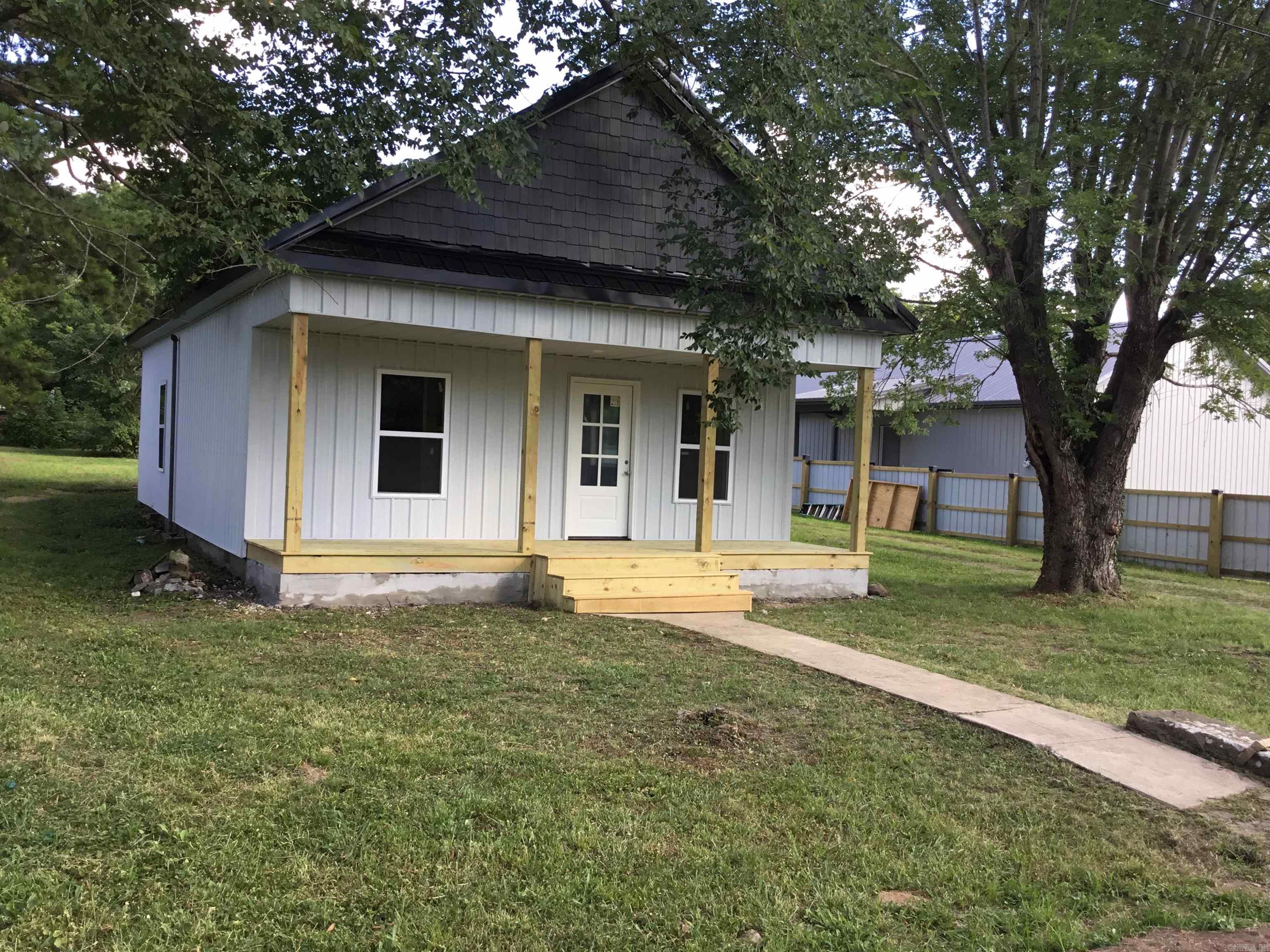 610 Cypress Street Leslie, AR 72645