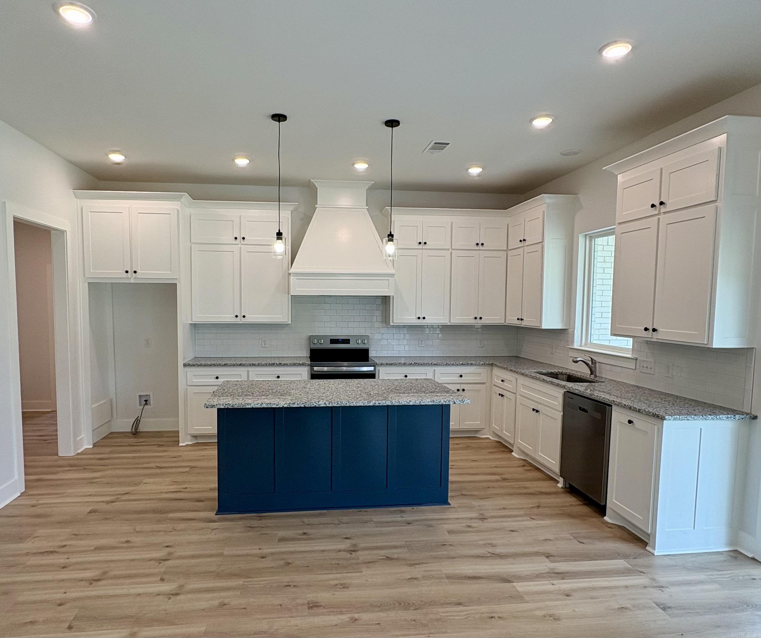 1 Dragonfly Cove Greenbrier, AR 72058