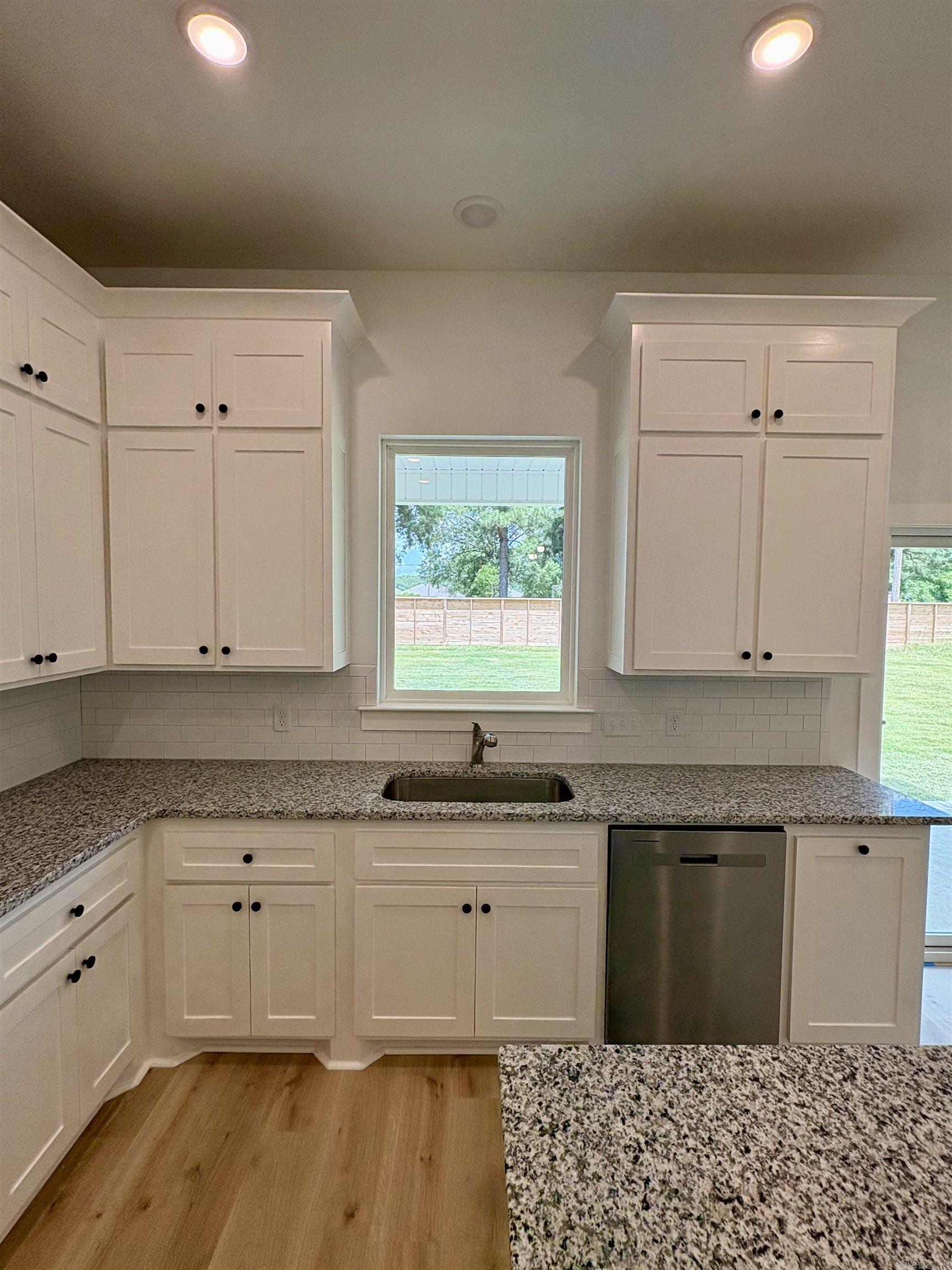 1 Dragonfly Cove Greenbrier, AR 72058