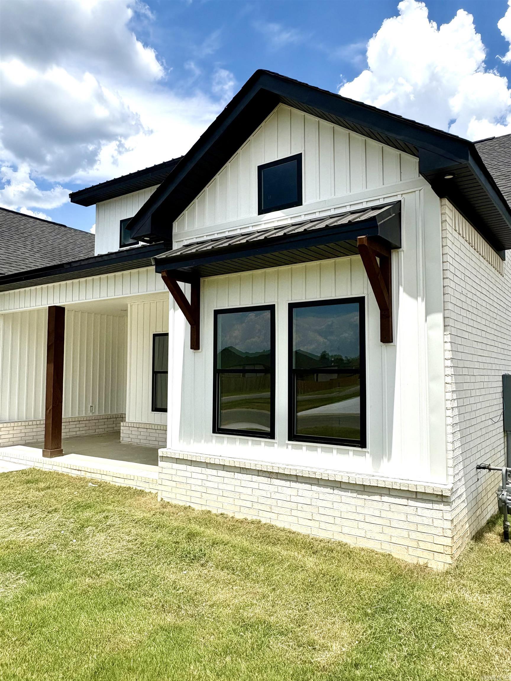 1 Dragonfly Cove Greenbrier, AR 72058