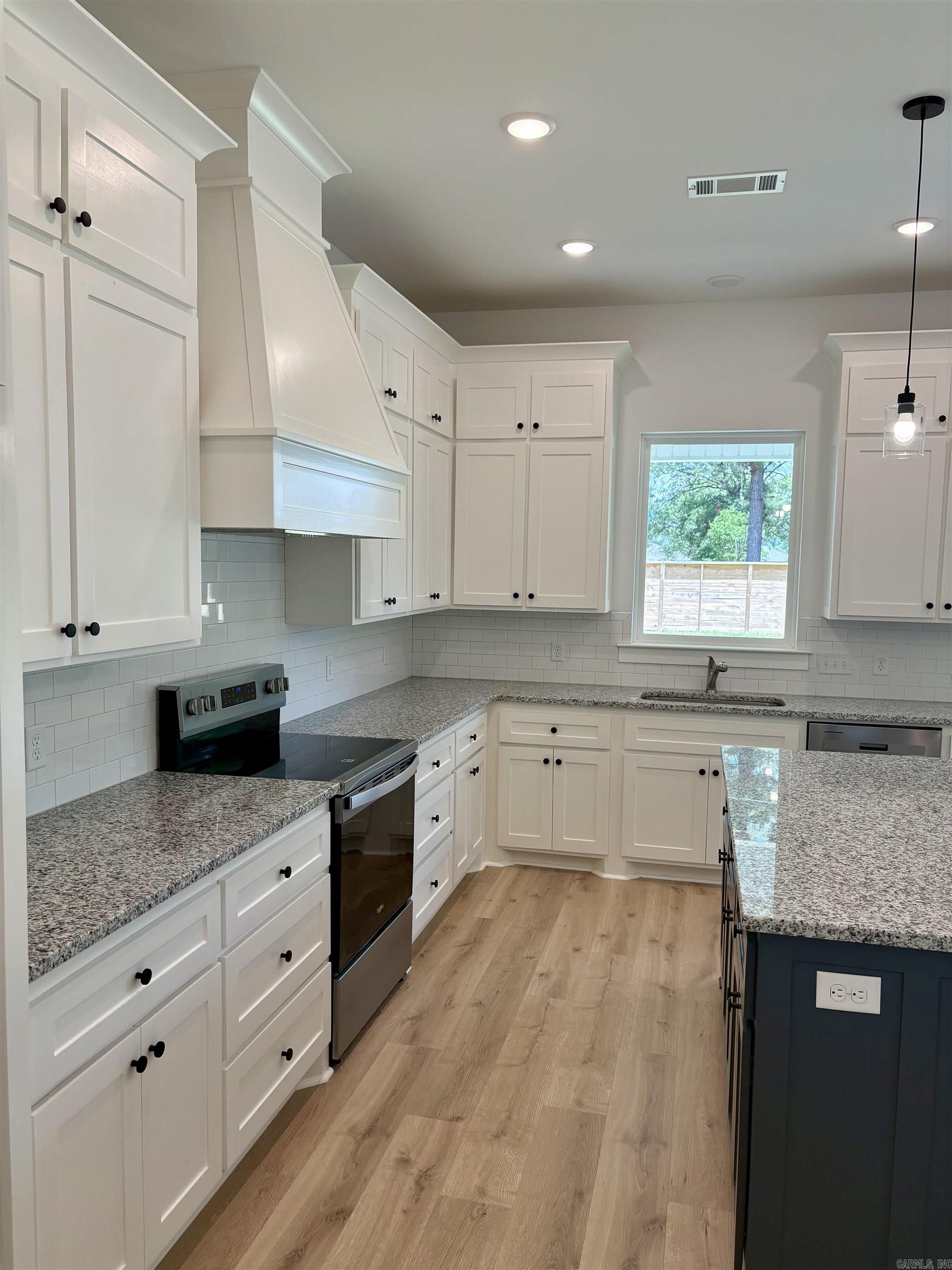 1 Dragonfly Cove Greenbrier, AR 72058