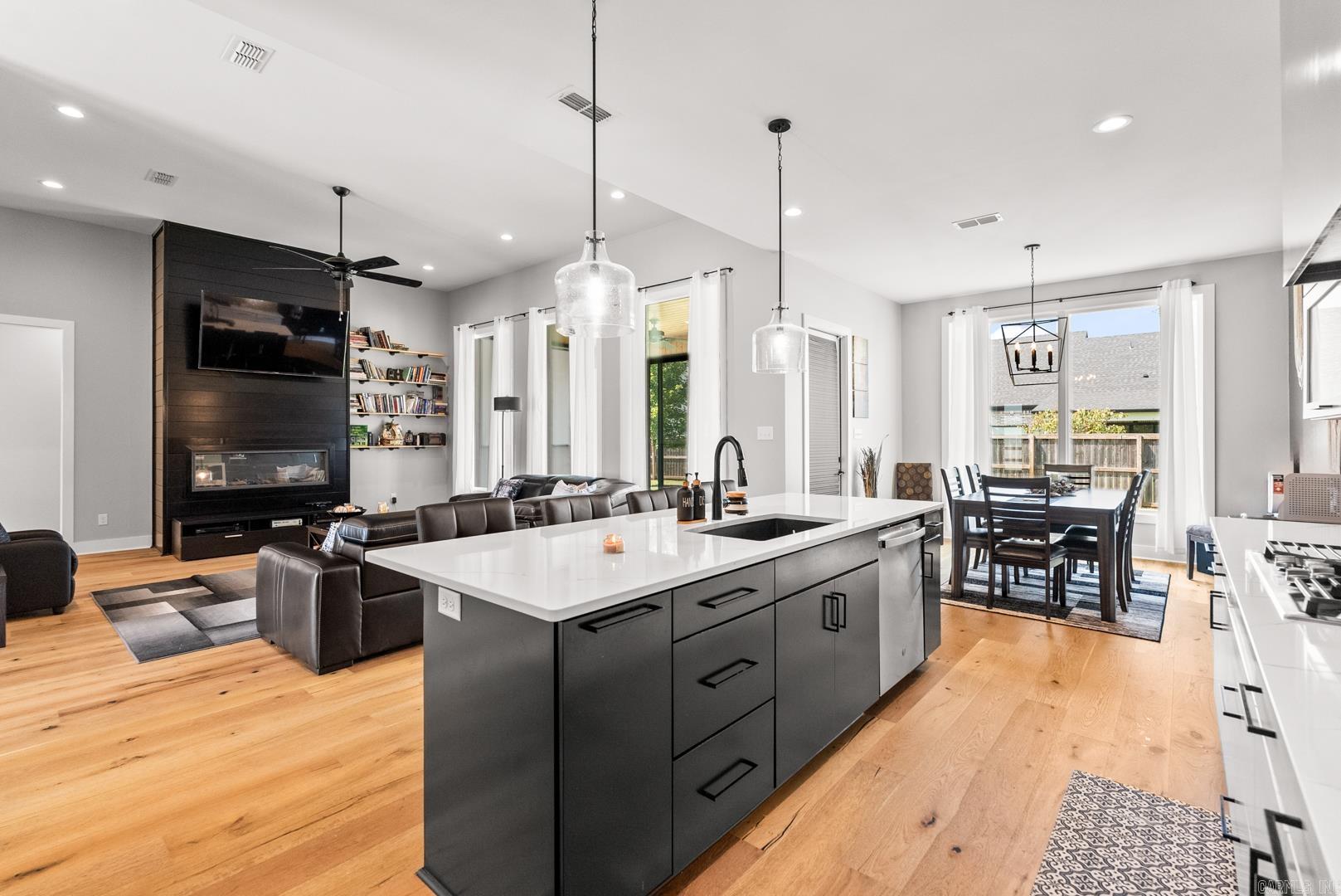 4904 Lake Vista Drive Benton, AR 72019