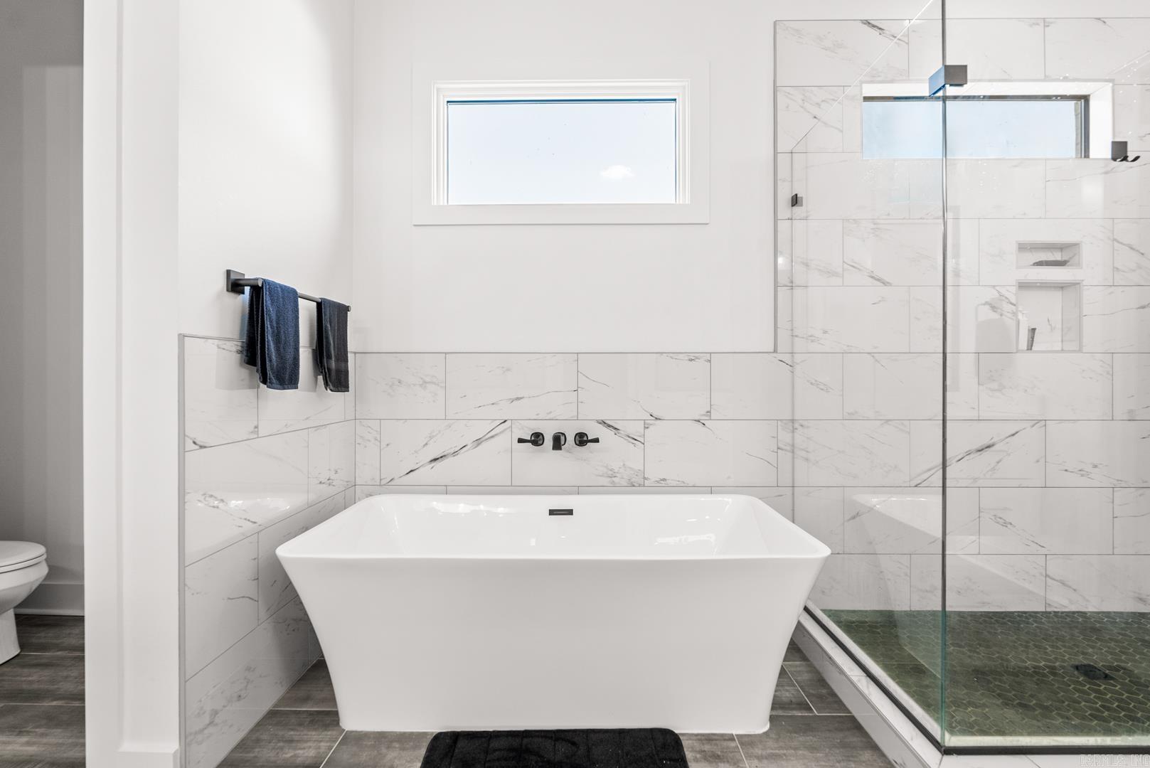 4904 Lake Vista Drive Benton, AR 72019