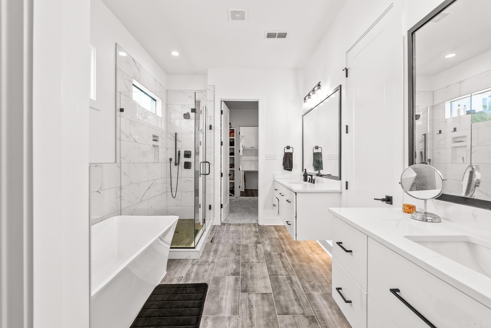 4904 Lake Vista Drive Benton, AR 72019