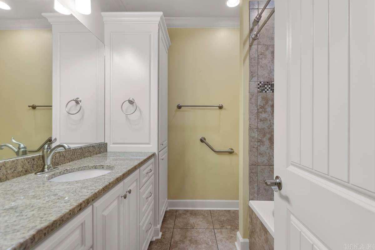 9 Bishop Place Little Rock, AR 72223