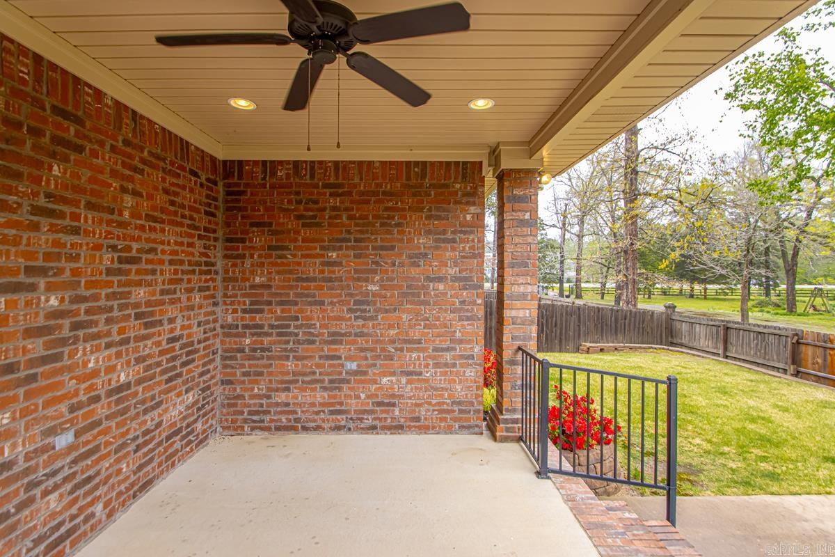 9 Bishop Place Little Rock, AR 72223