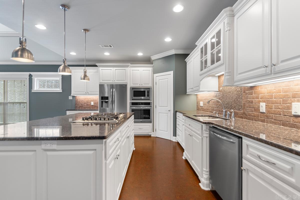 9 Bishop Place Little Rock, AR 72223