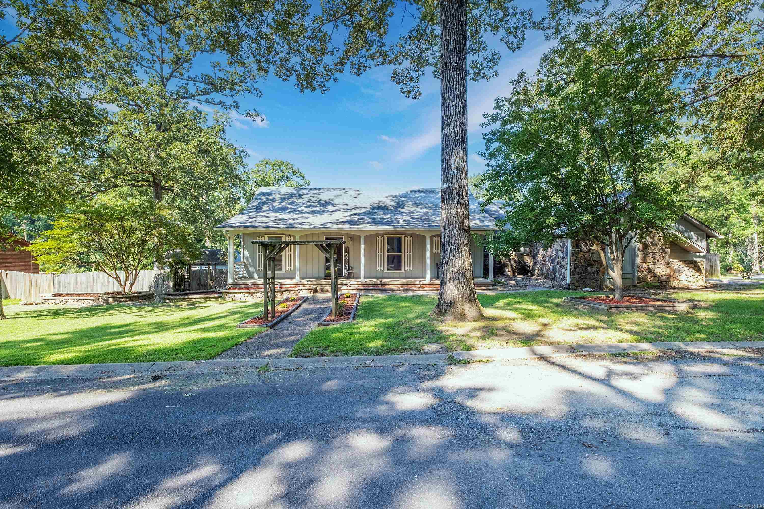 12 Carwin Benton, AR 72015