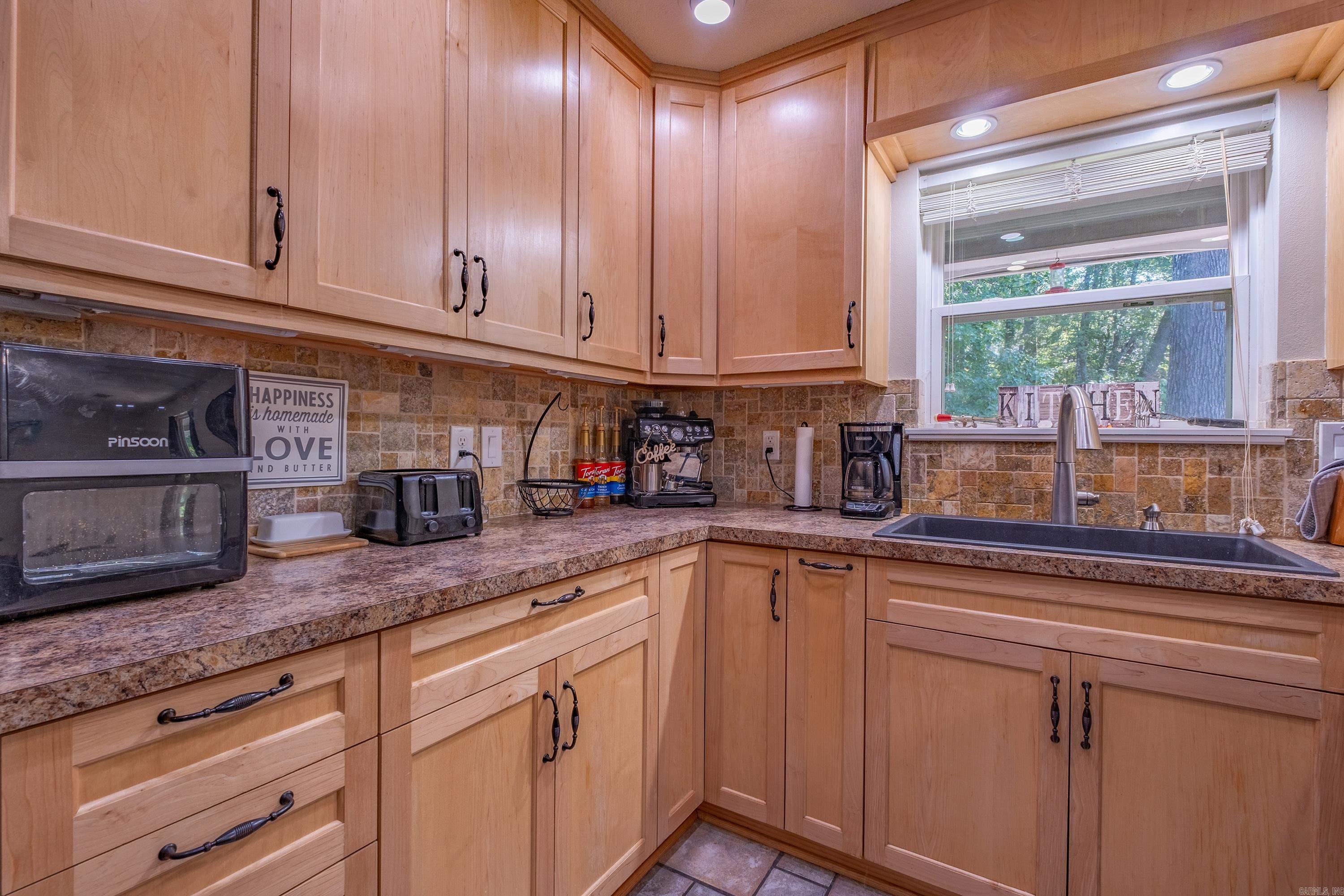 12 Carwin Benton, AR 72015