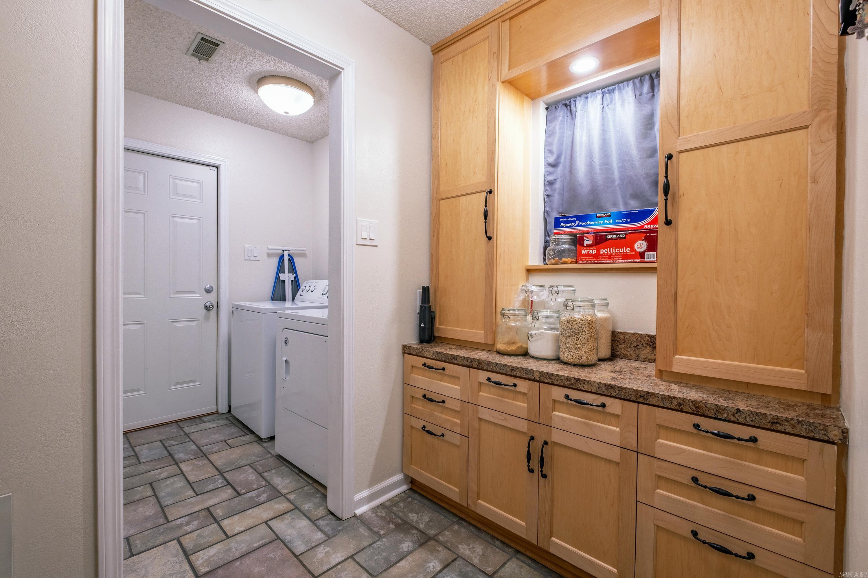 12 Carwin Benton, AR 72015