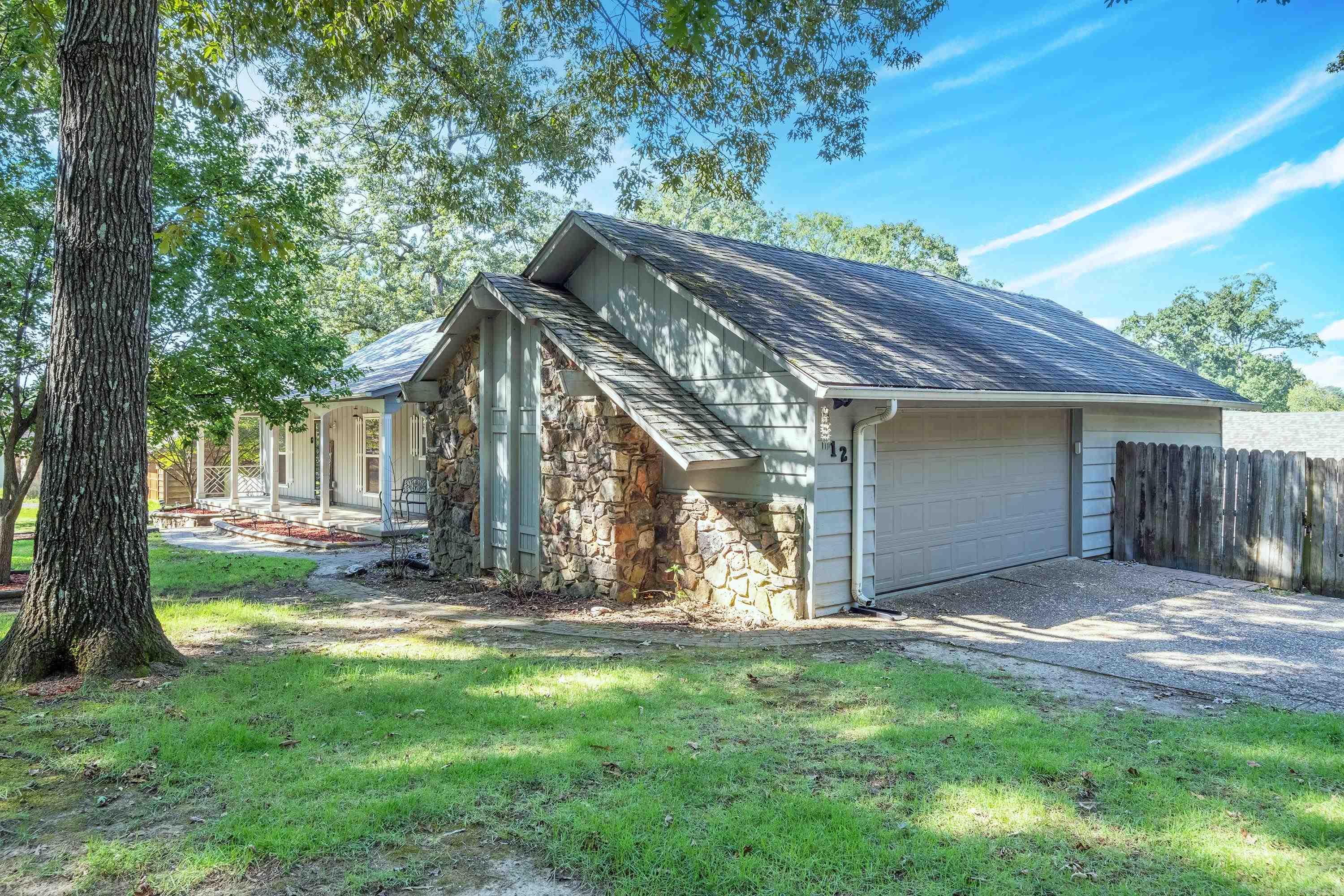 12 Carwin Benton, AR 72015