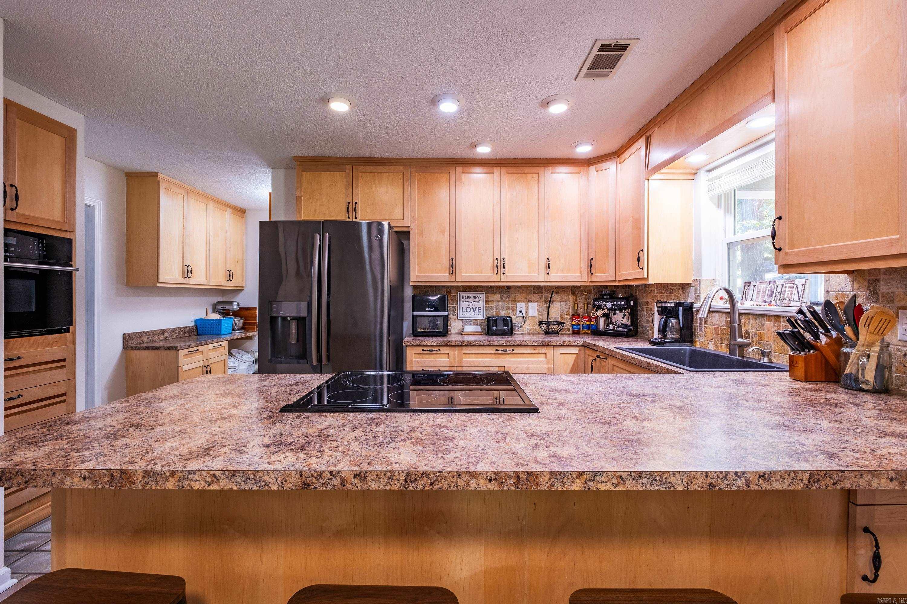 12 Carwin Benton, AR 72015