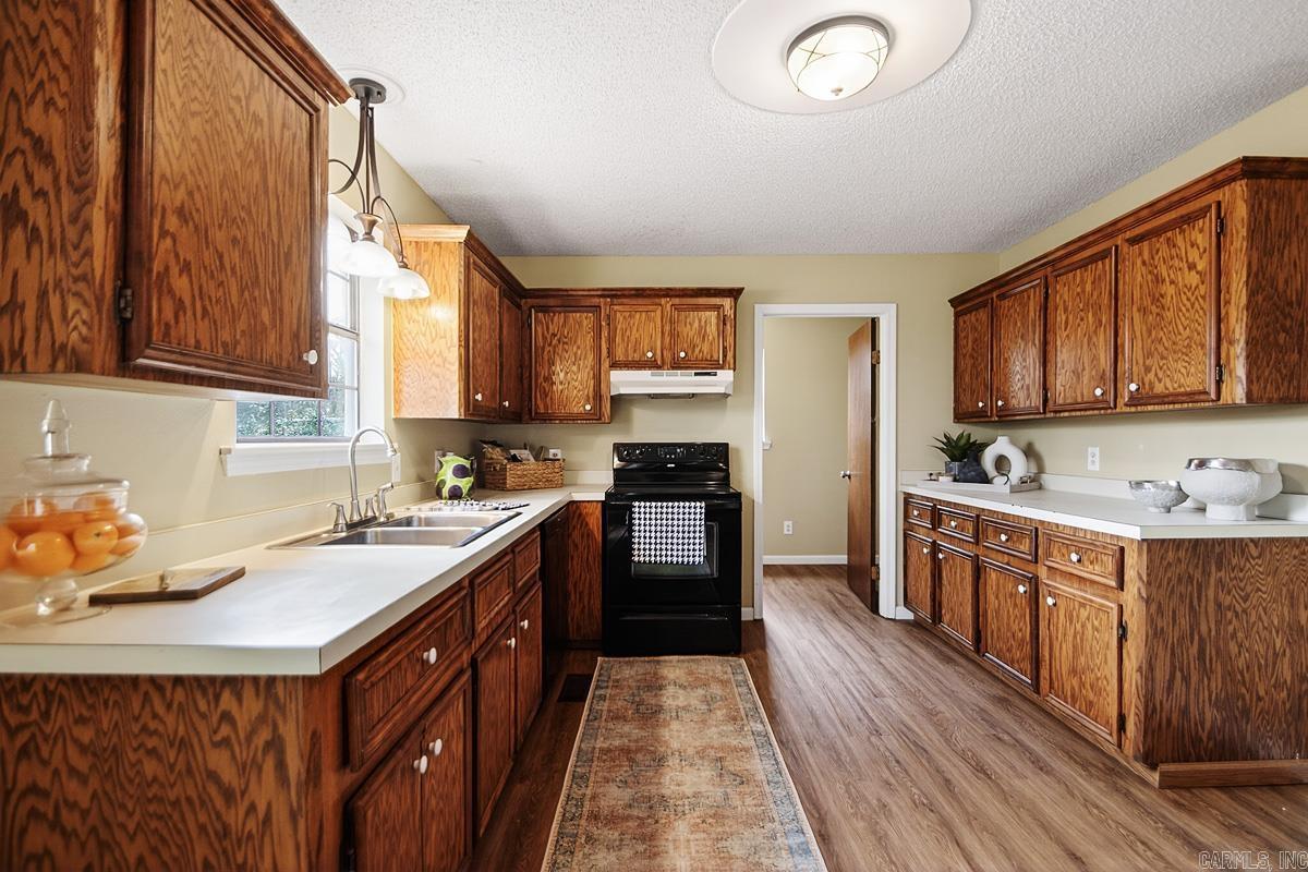 2905 Janet Dr.  Benton, AR