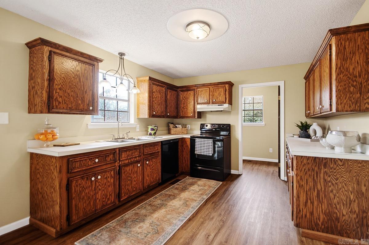 2905 Janet Dr.  Benton, AR