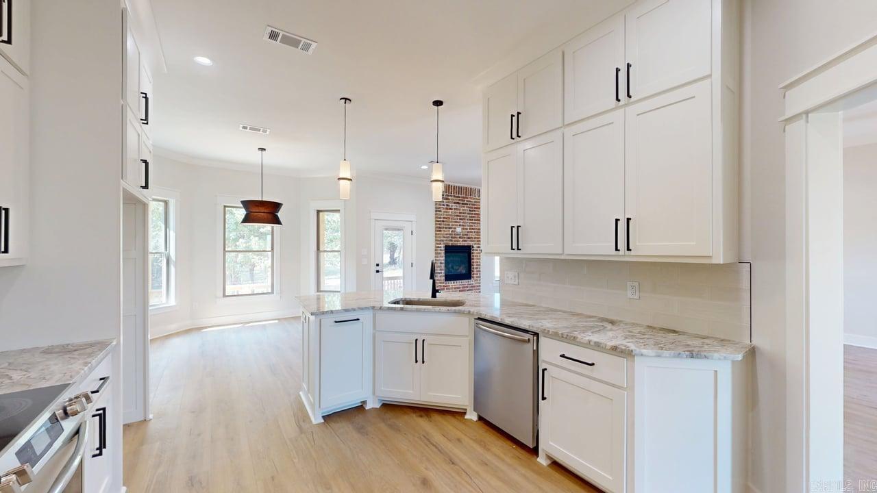 6 Persimmon Ridge Circle Greenbrier, AR 72058