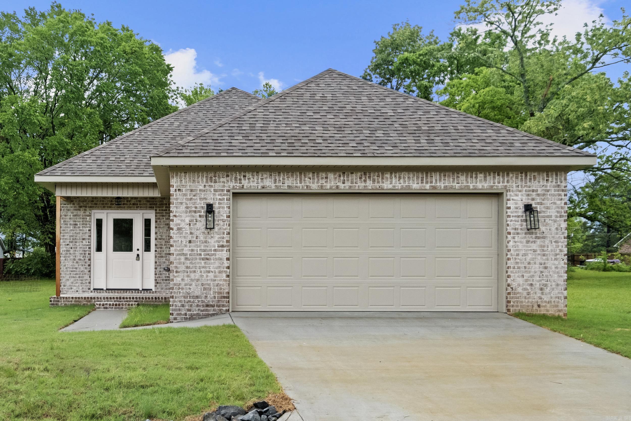 22 Ledrick  Mayflower, AR