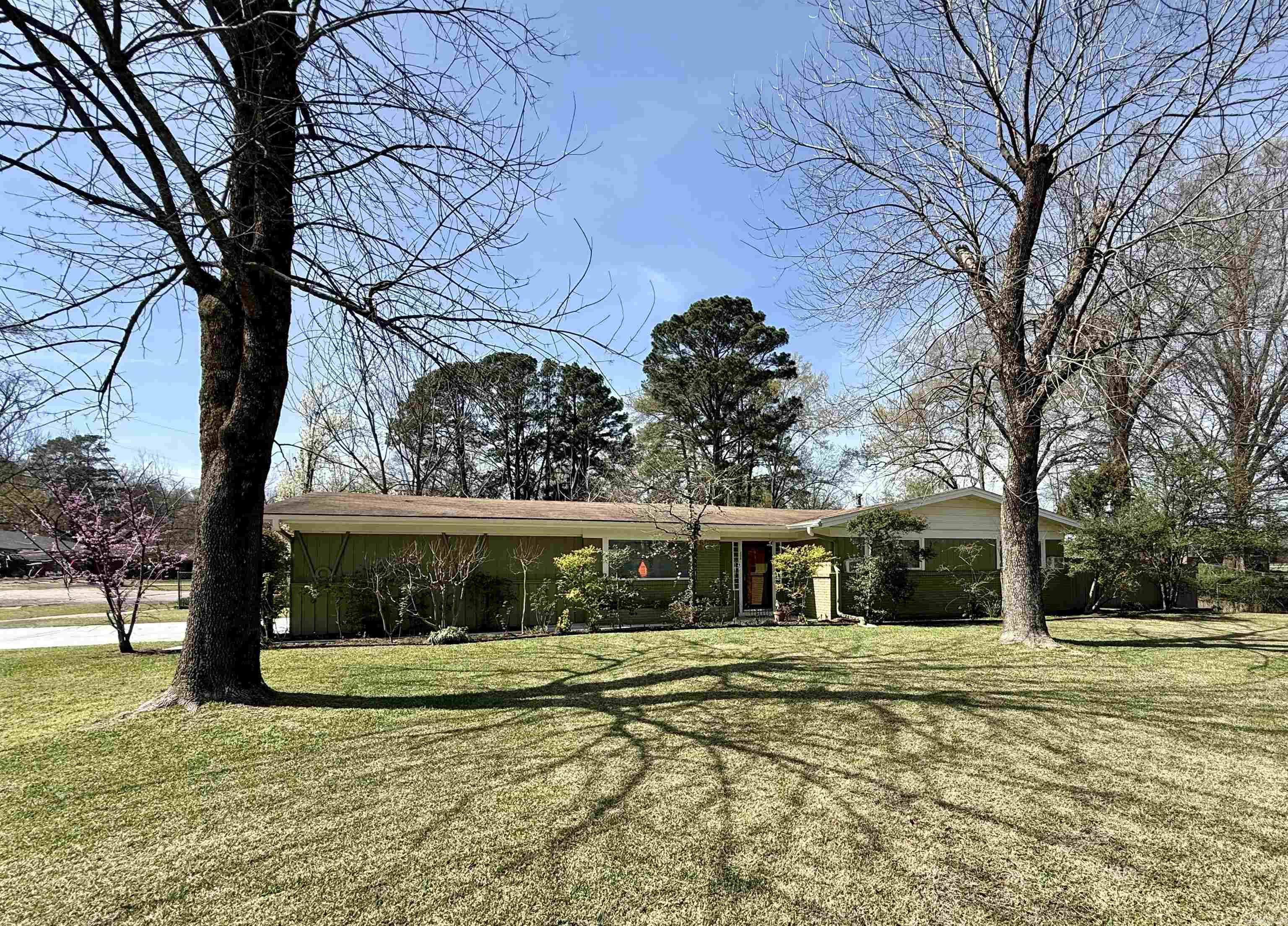 208 S Phoenix Ave Russellville, AR 72801