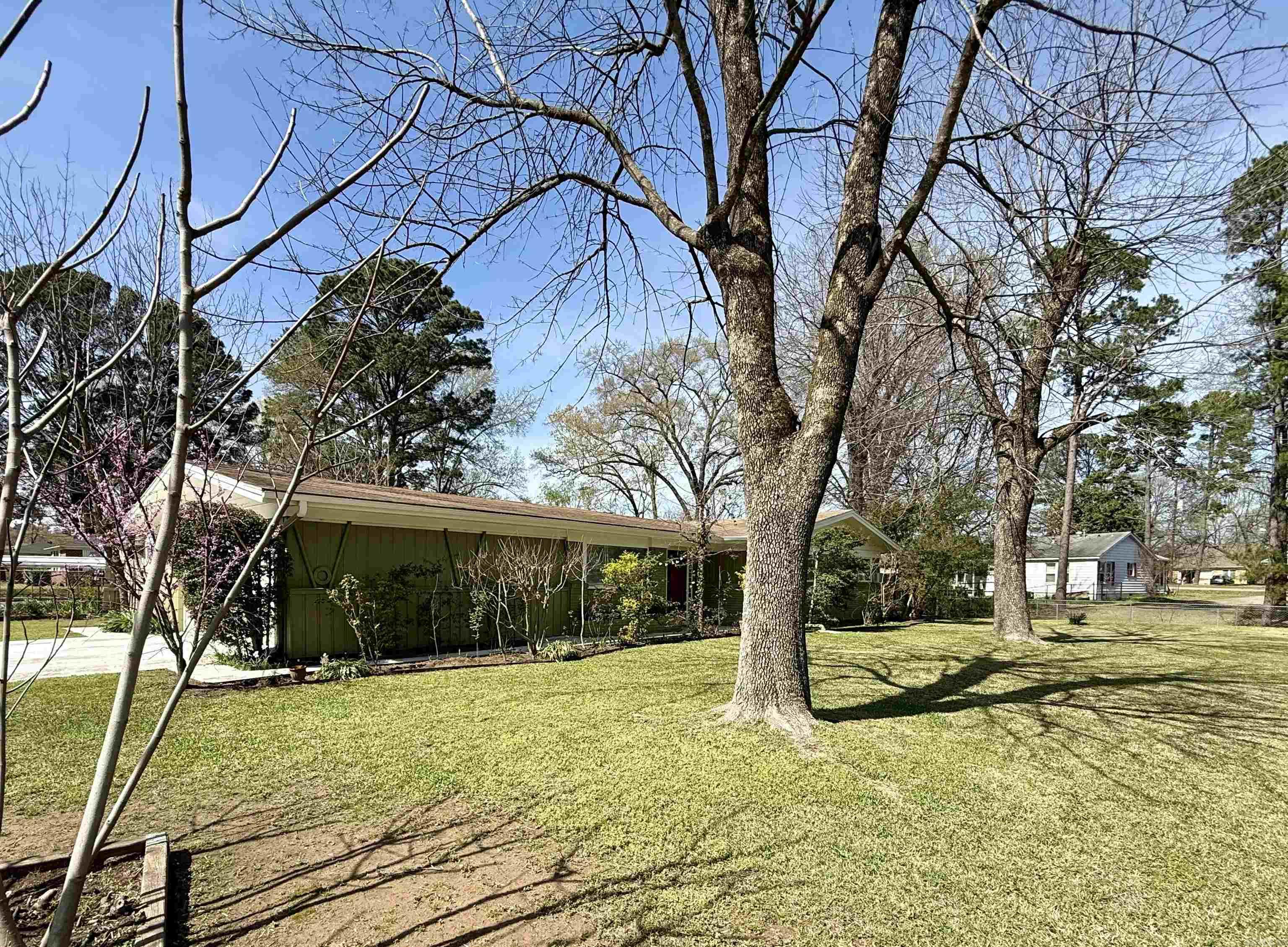 208 S Phoenix Ave Russellville, AR 72801