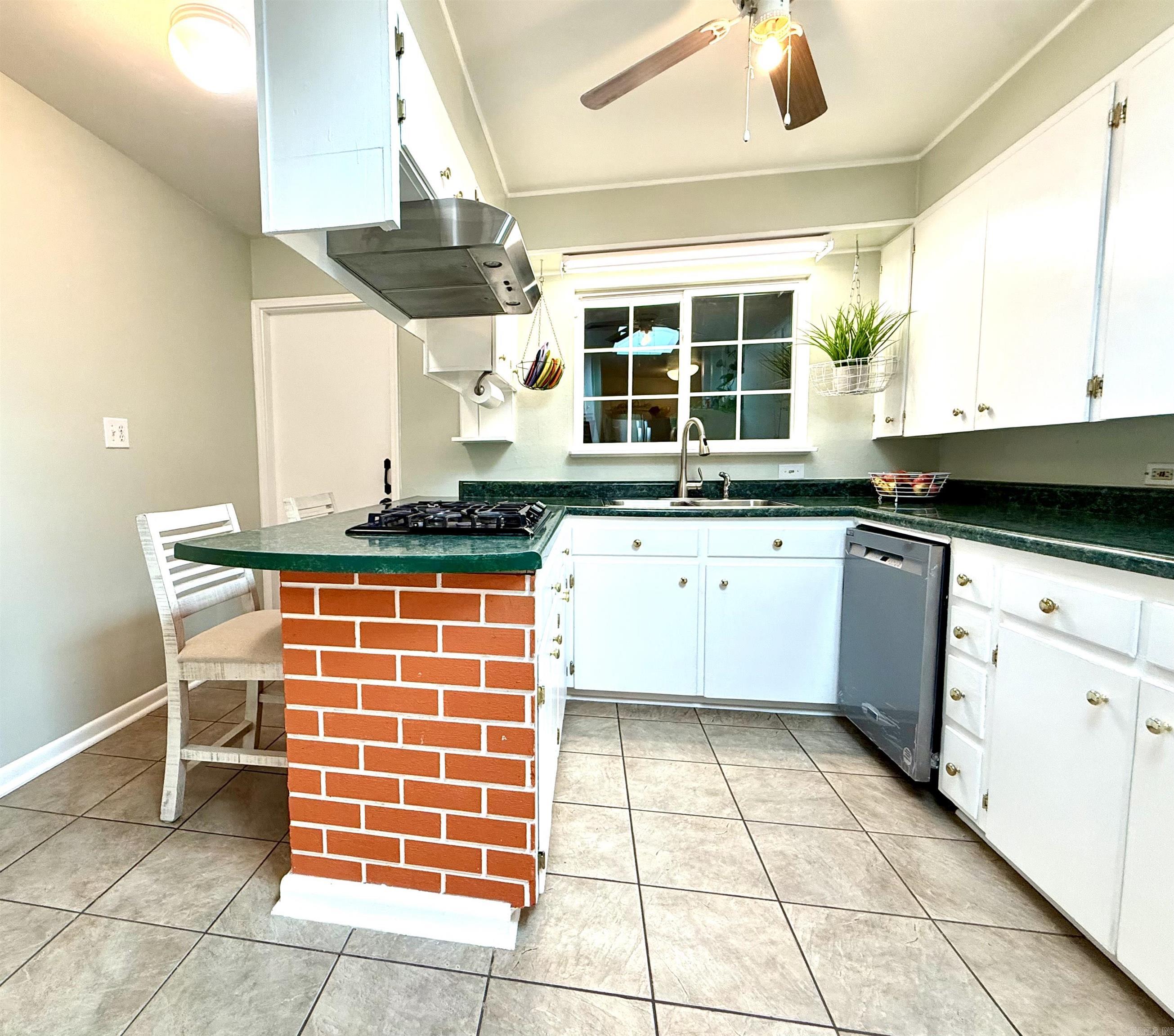 208 S Phoenix Ave Russellville, AR 72801