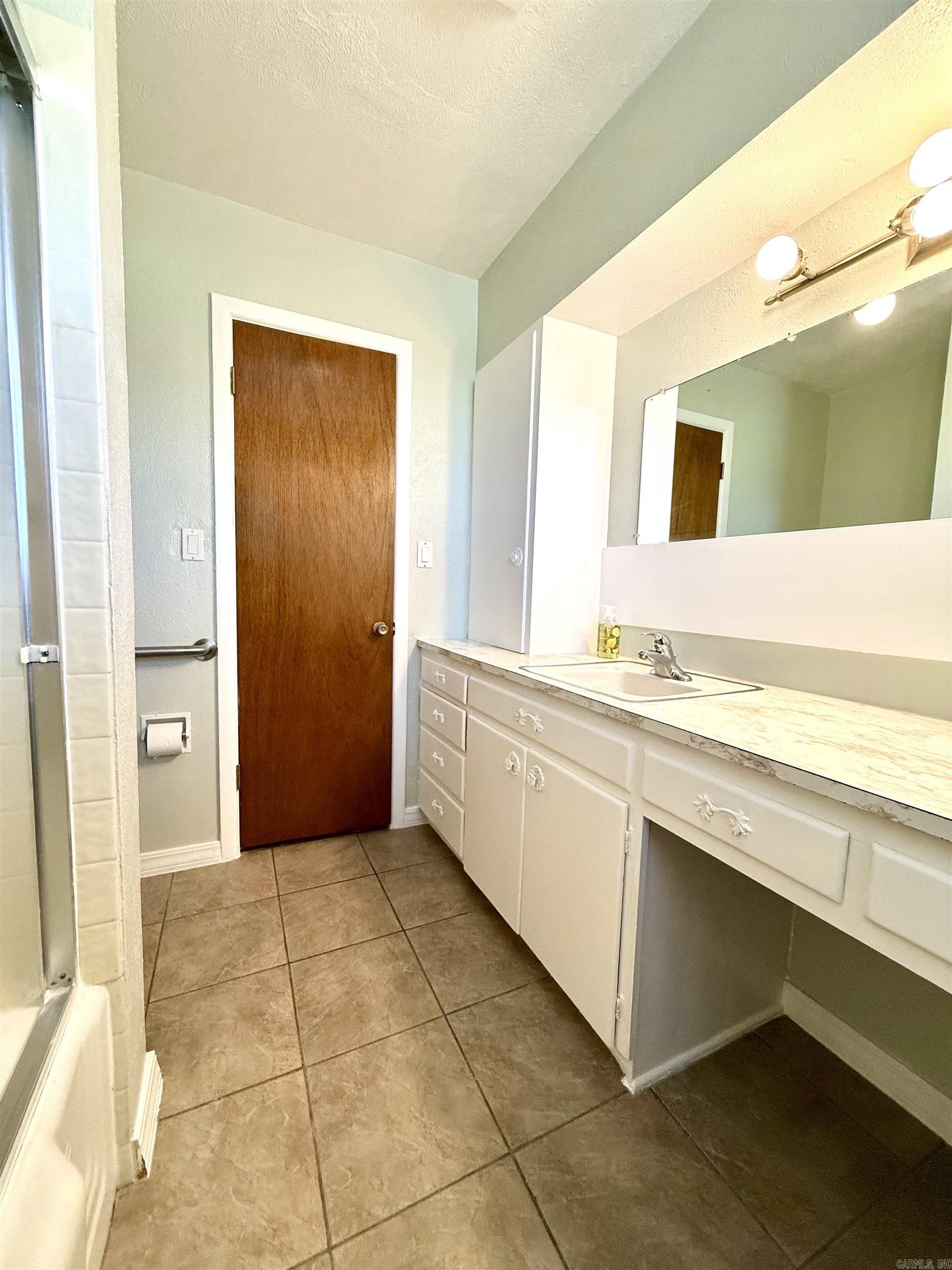 208 S Phoenix Ave Russellville, AR 72801