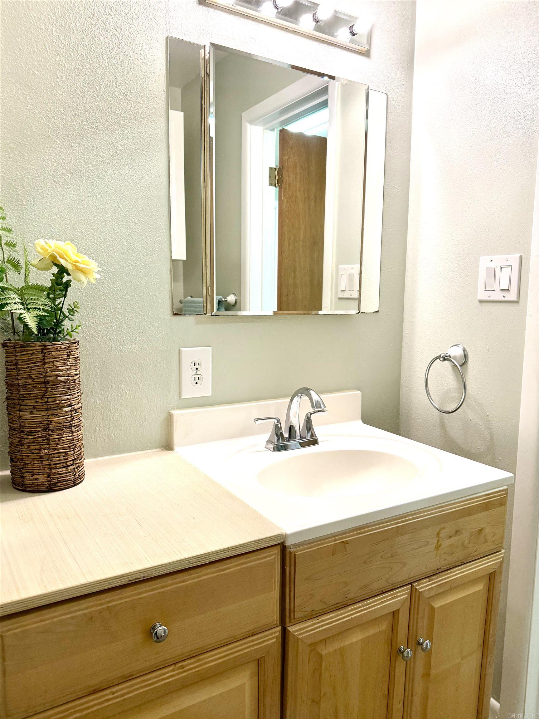 208 S Phoenix Ave Russellville, AR 72801