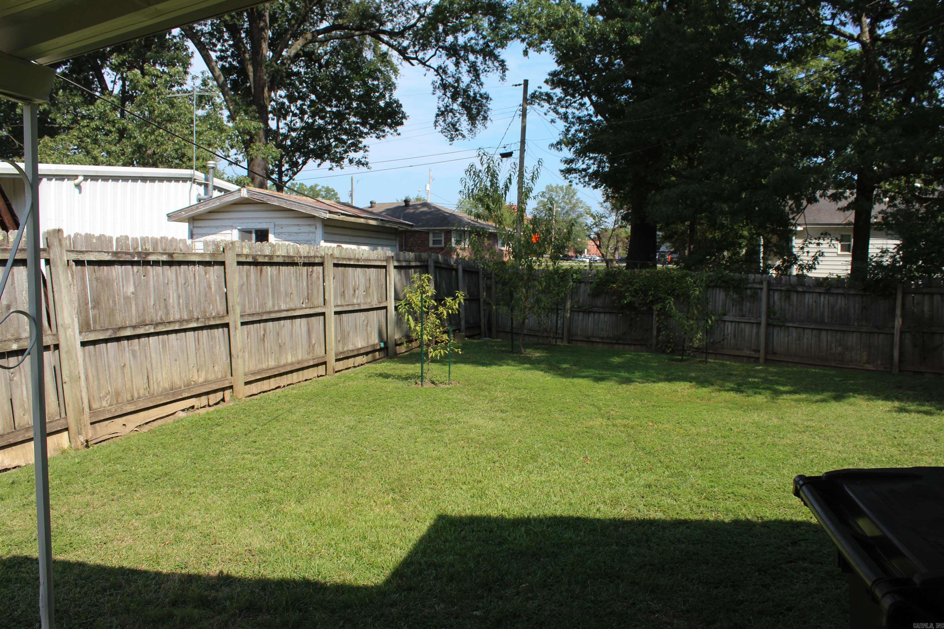 208 S Phoenix Ave  Russellville, AR