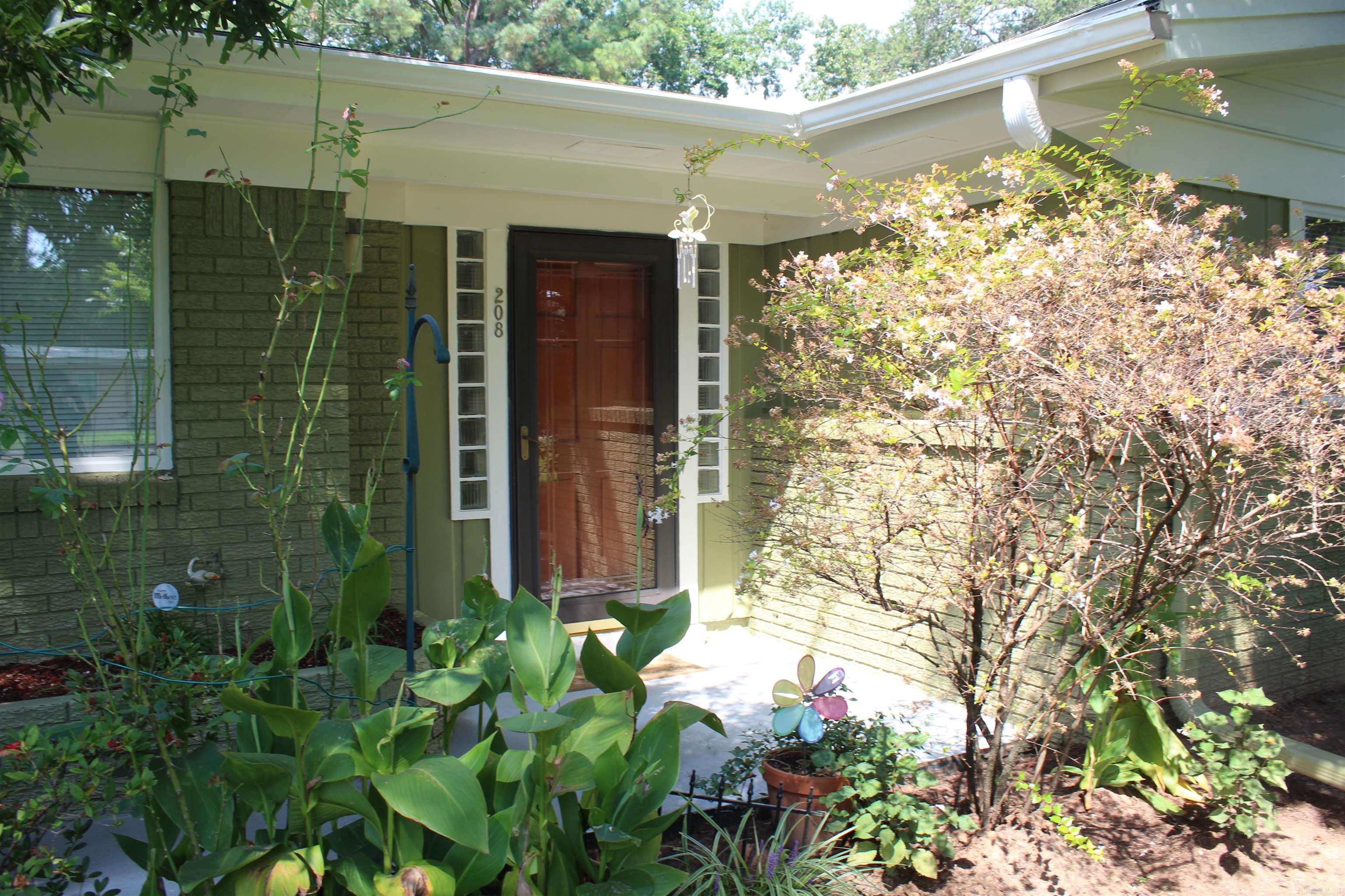 208 S Phoenix Ave  Russellville, AR