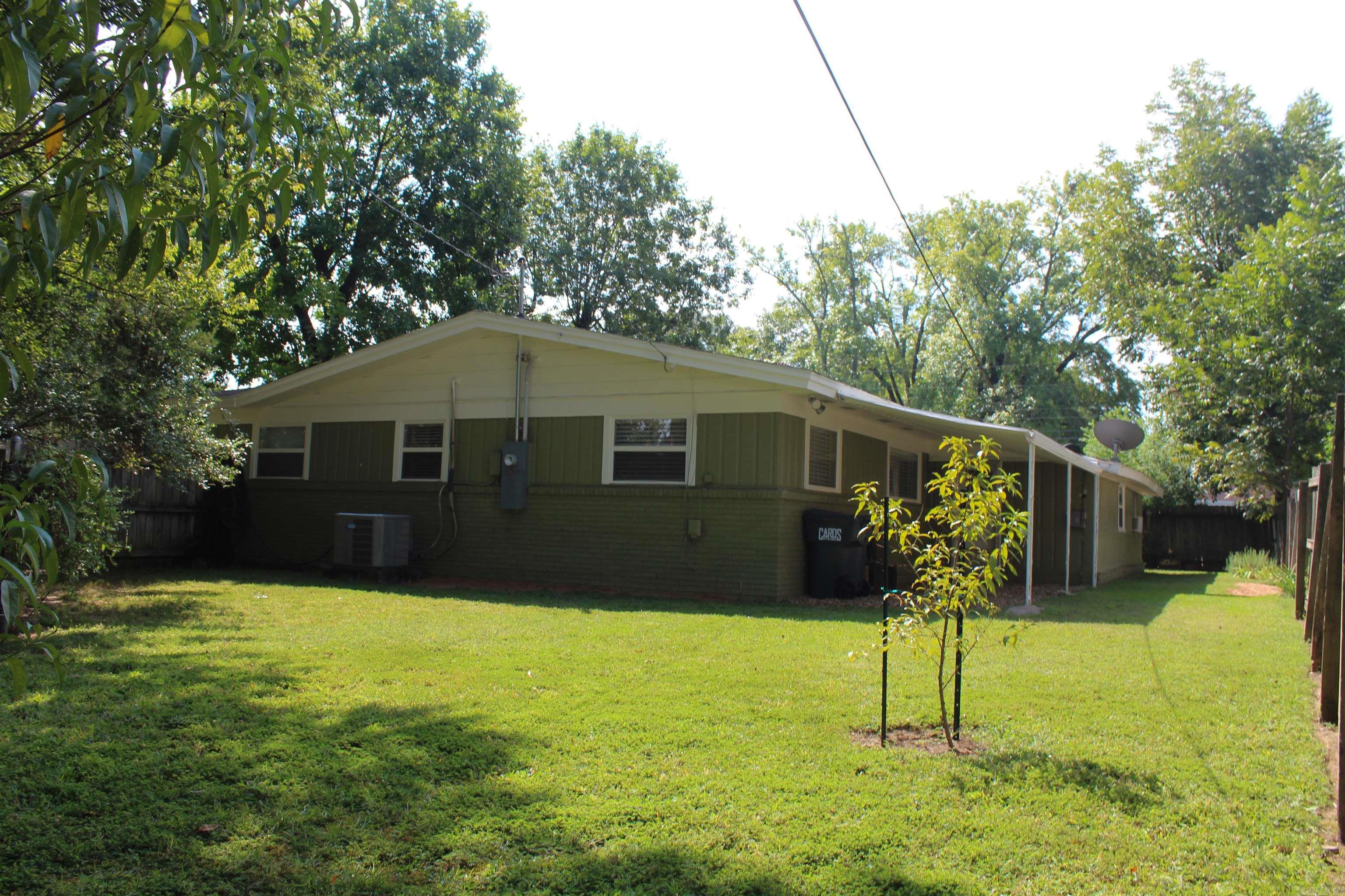 208 S Phoenix Ave  Russellville, AR