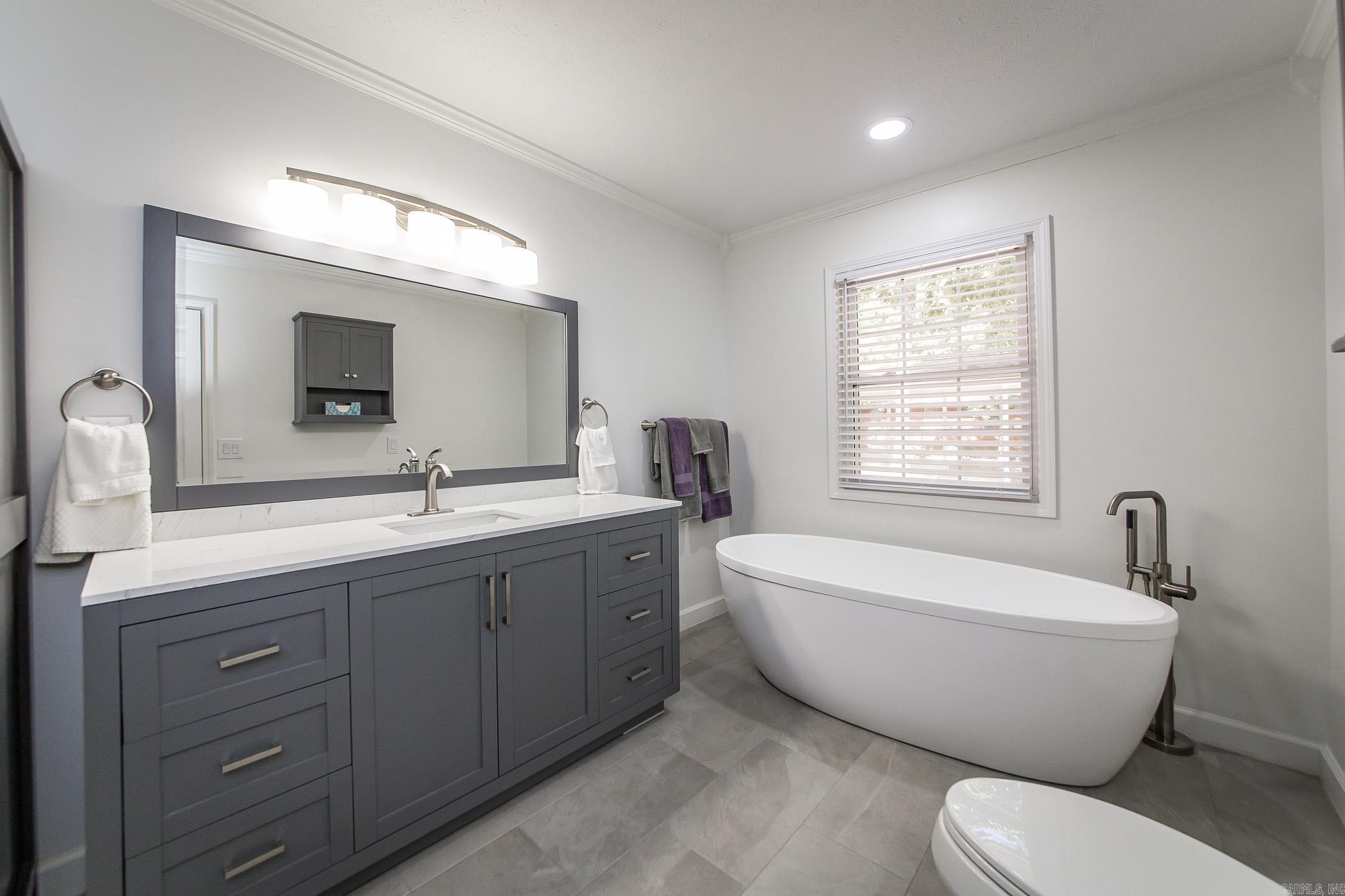 842 Dave Creek  Fairfield Bay, AR