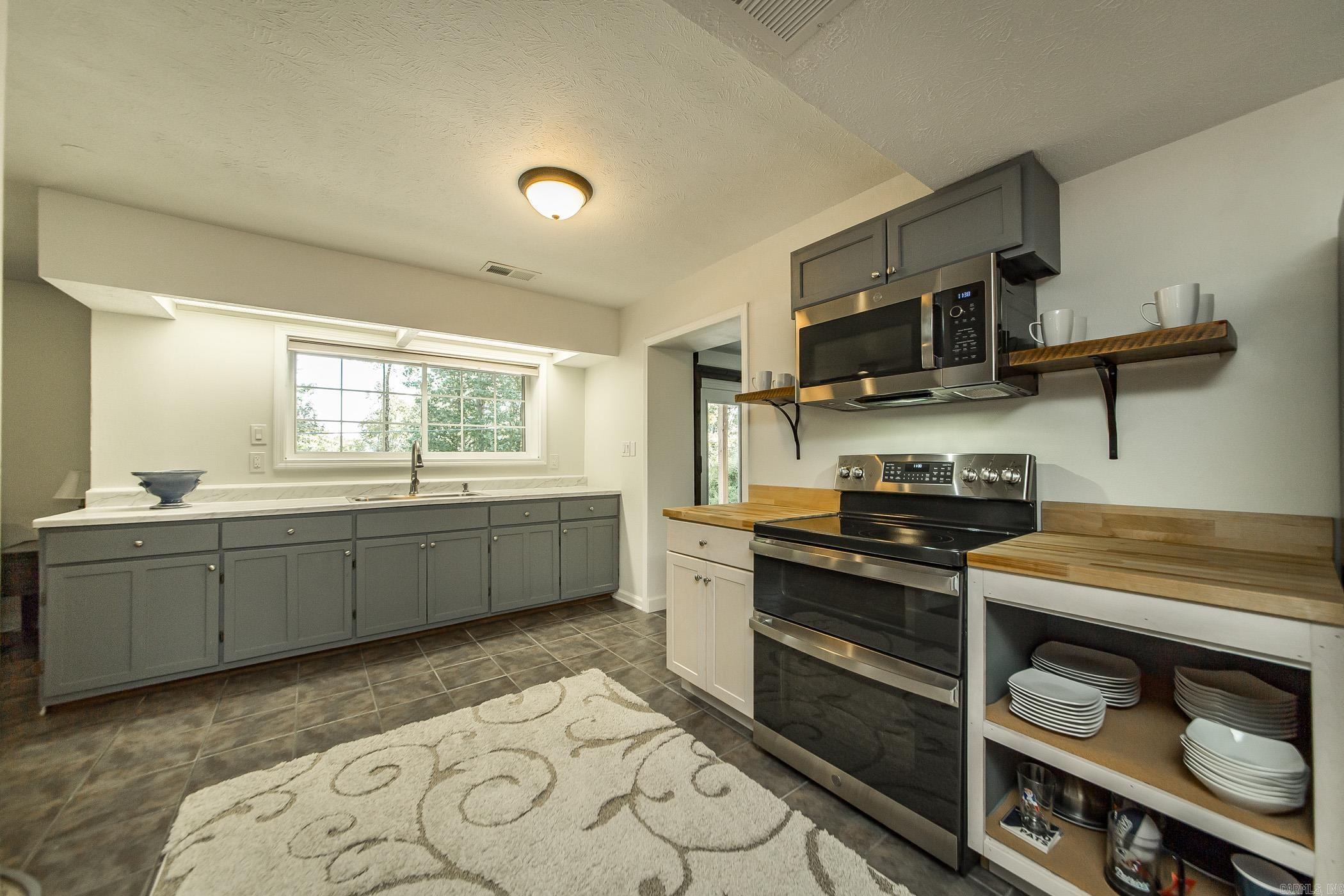 842 Dave Creek  Fairfield Bay, AR