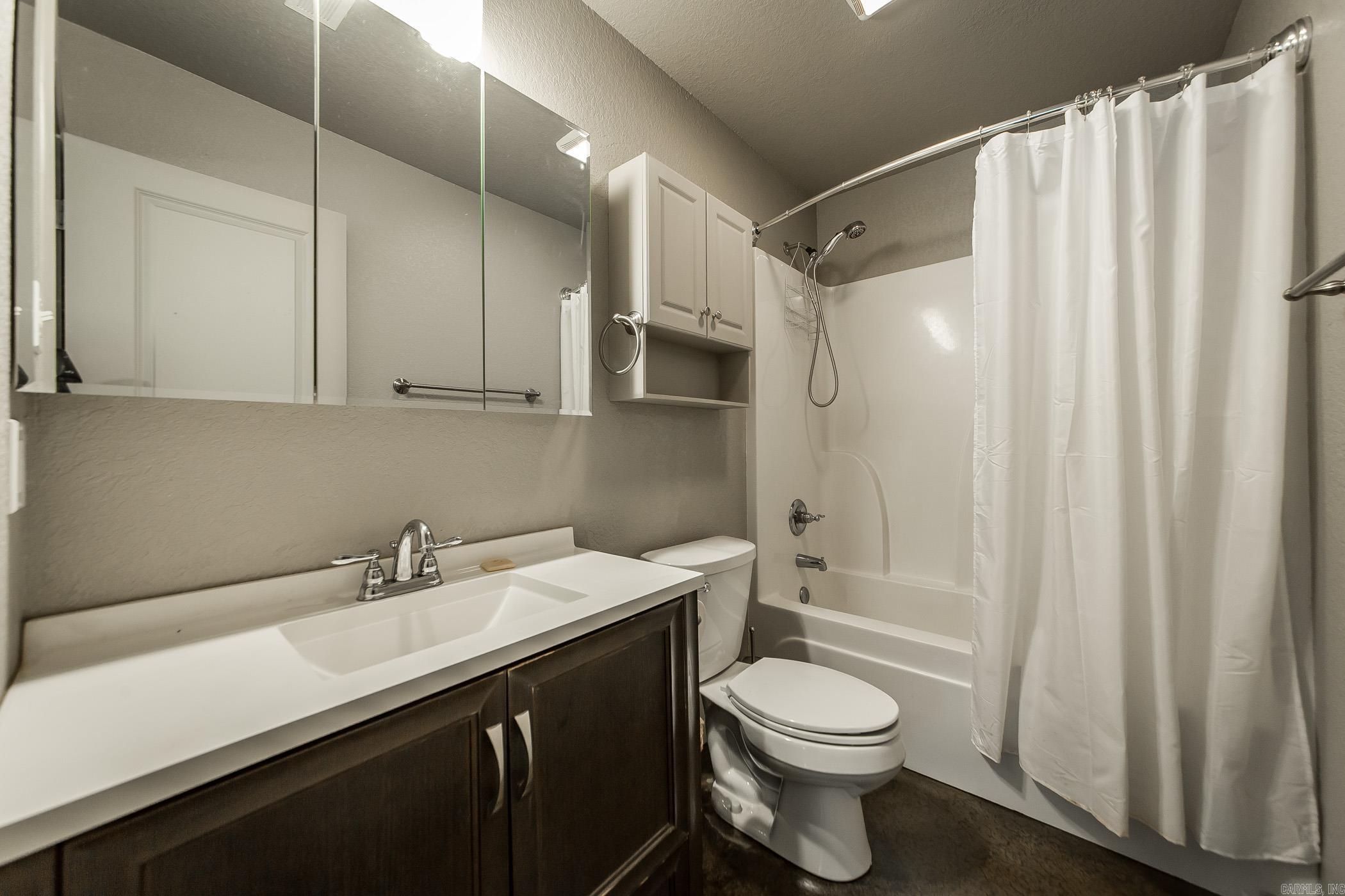 8320 B Holiday Drive Sherwood, AR 72120