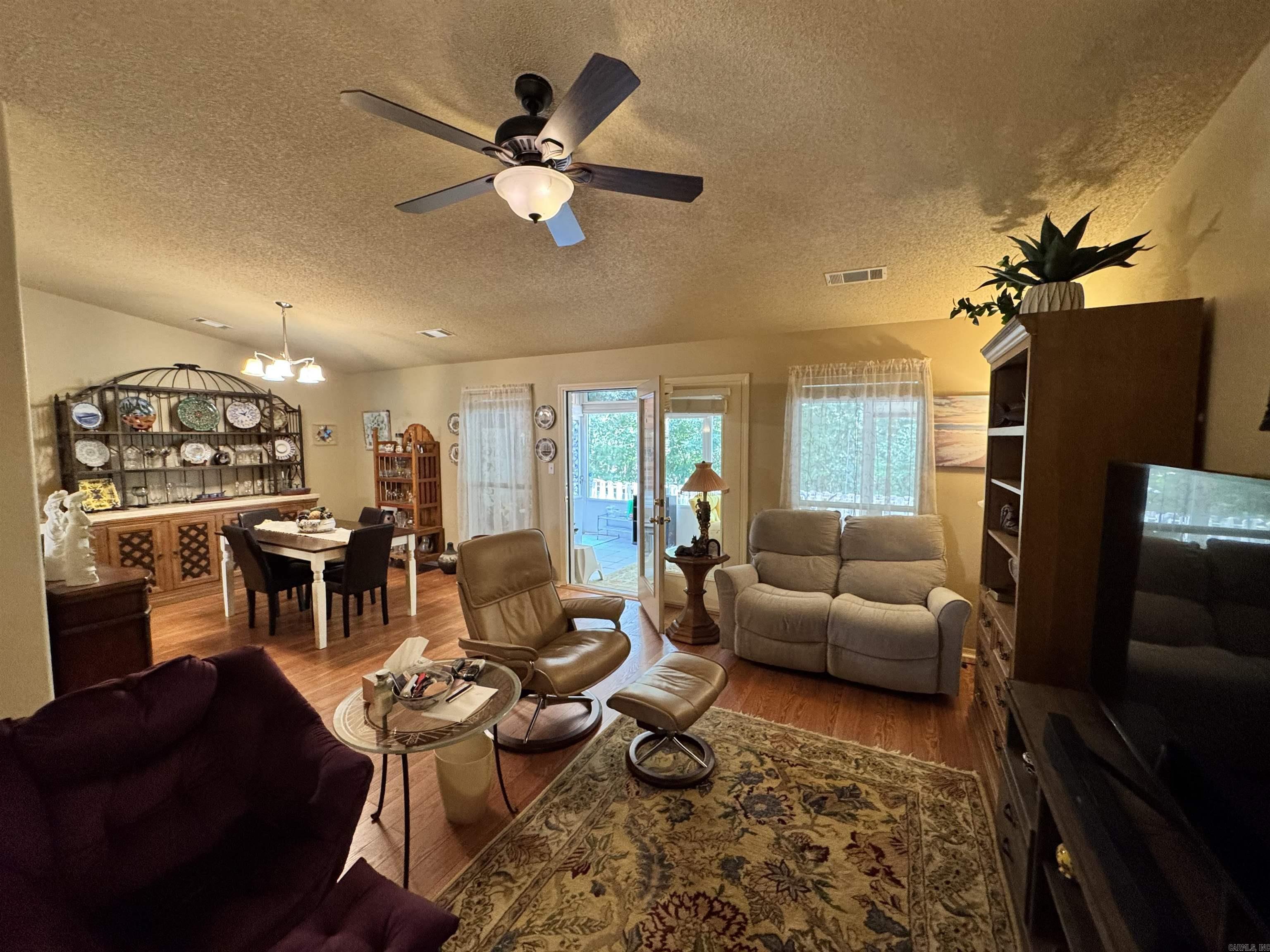 500 Pakis  Hot Springs, AR