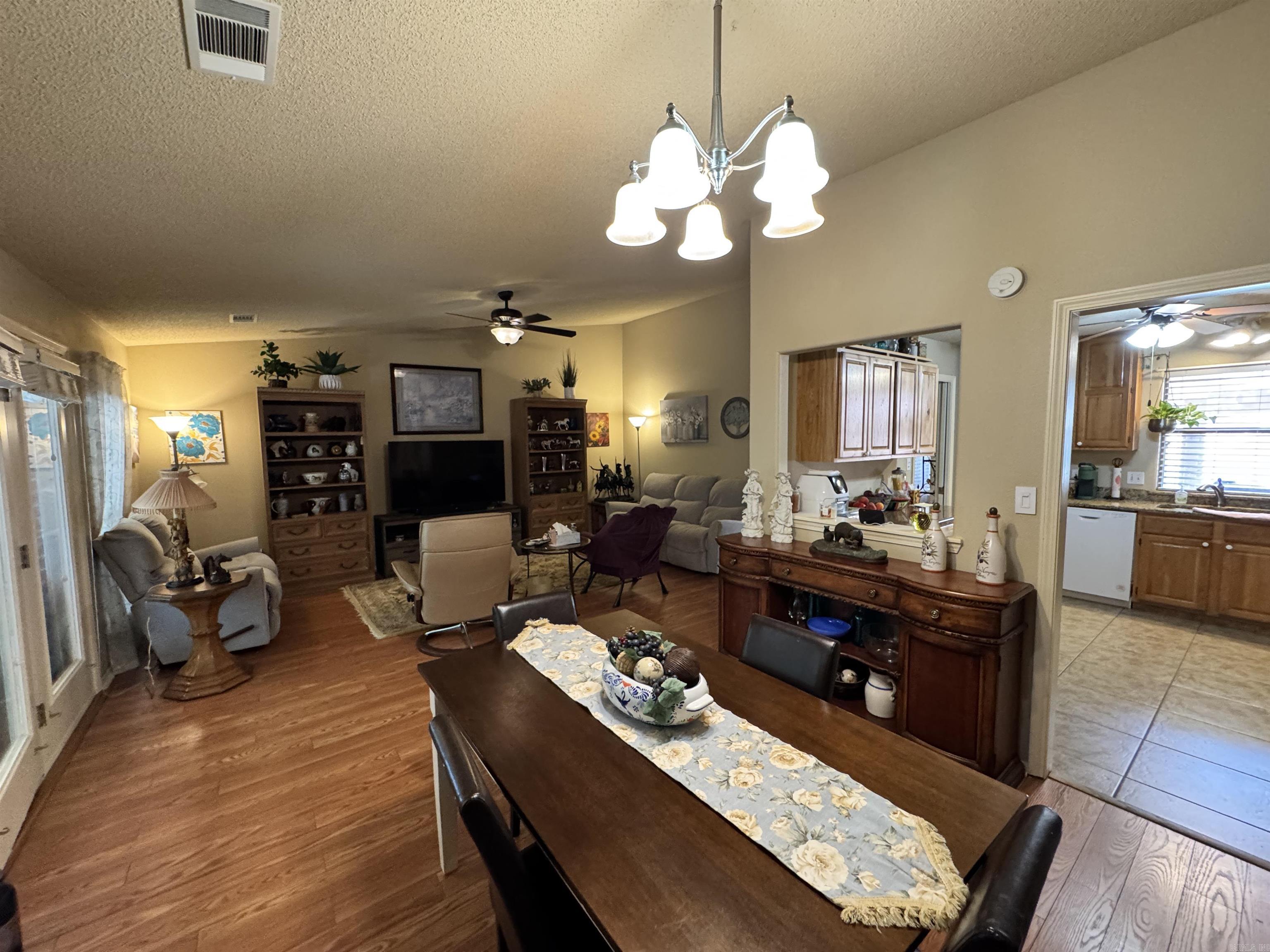 500 Pakis  Hot Springs, AR