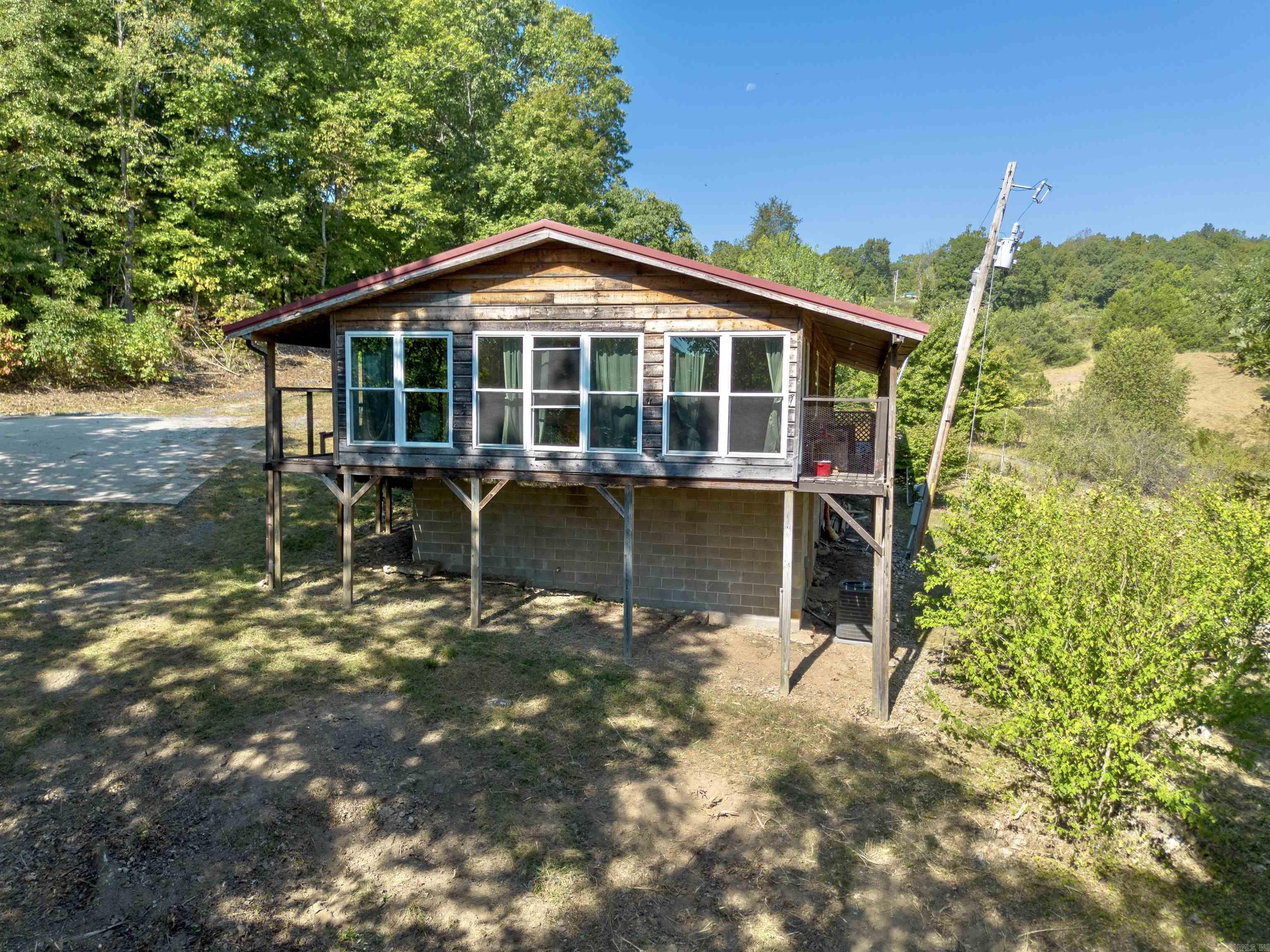 500 Pine Grove Ln  Marshall, AR