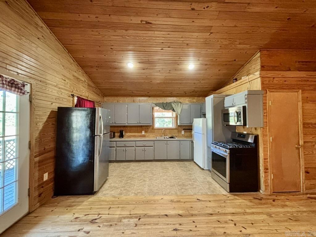 500 Pine Grove Ln  Marshall, AR