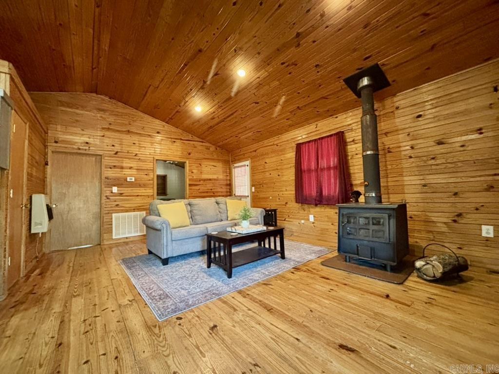 500 Pine Grove Ln  Marshall, AR