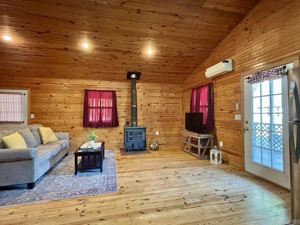 500 Pine Grove Ln  Marshall, AR