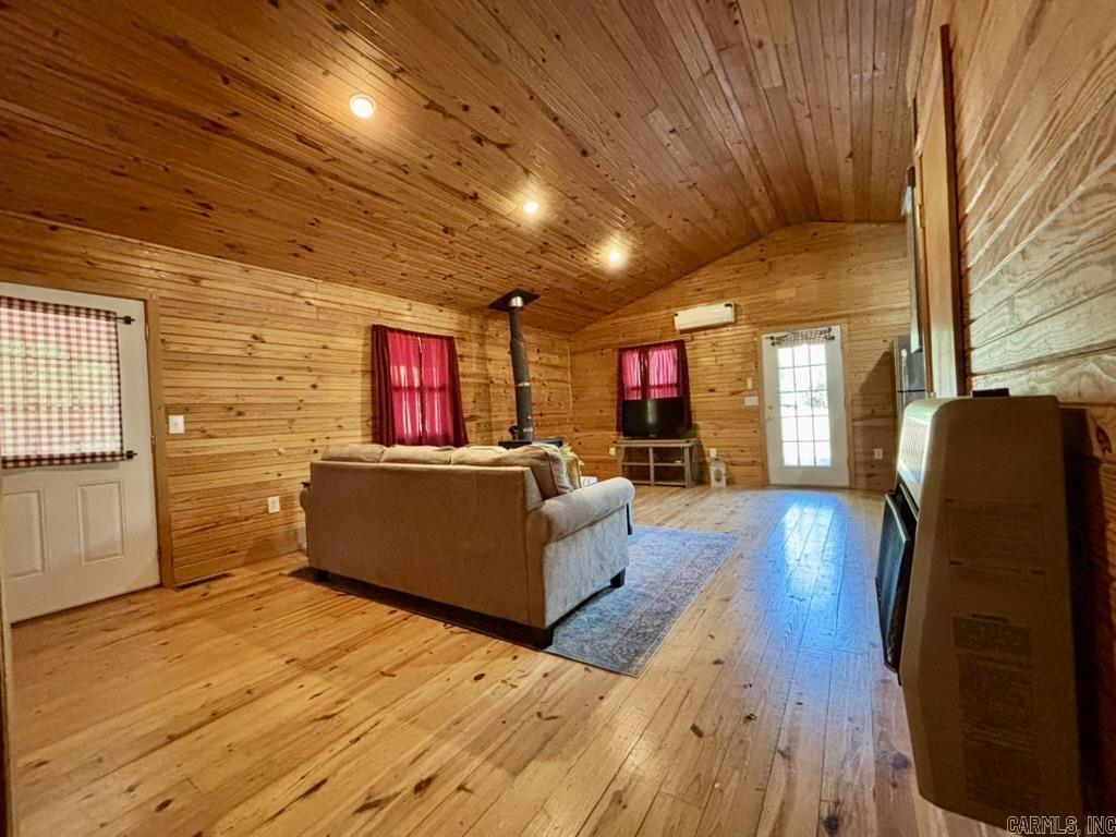 500 Pine Grove Ln  Marshall, AR