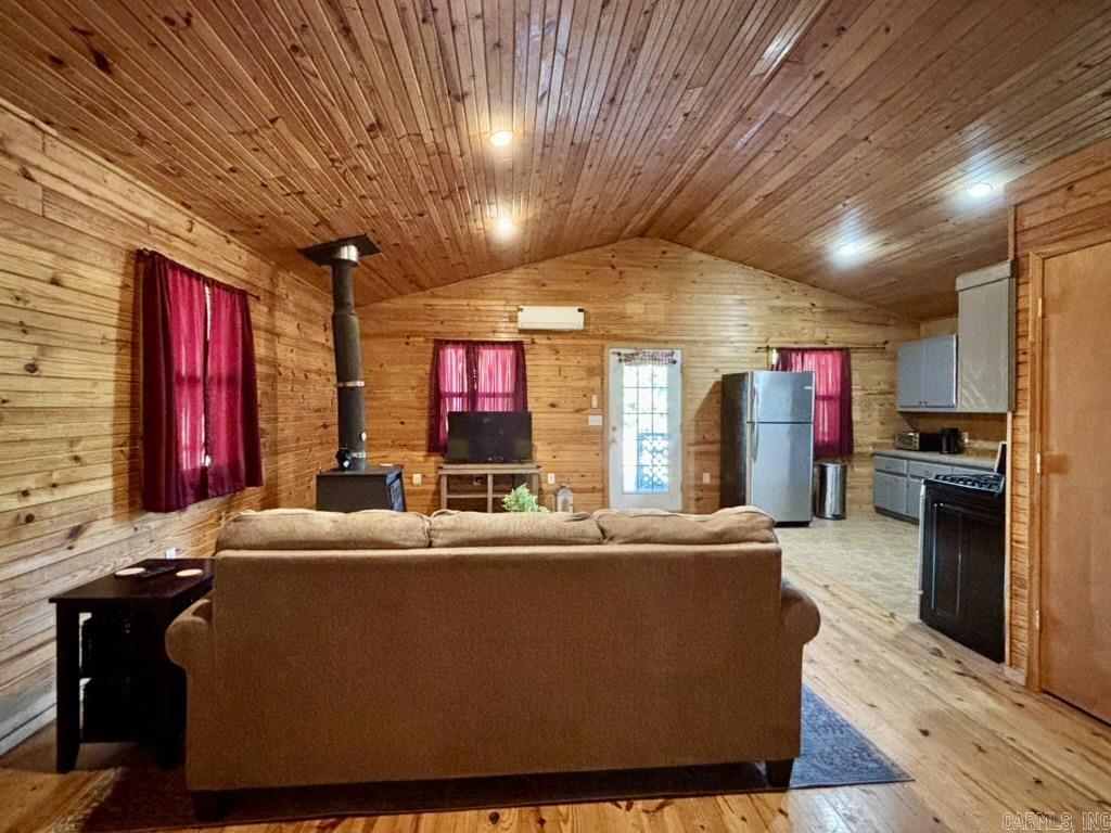 500 Pine Grove Ln  Marshall, AR