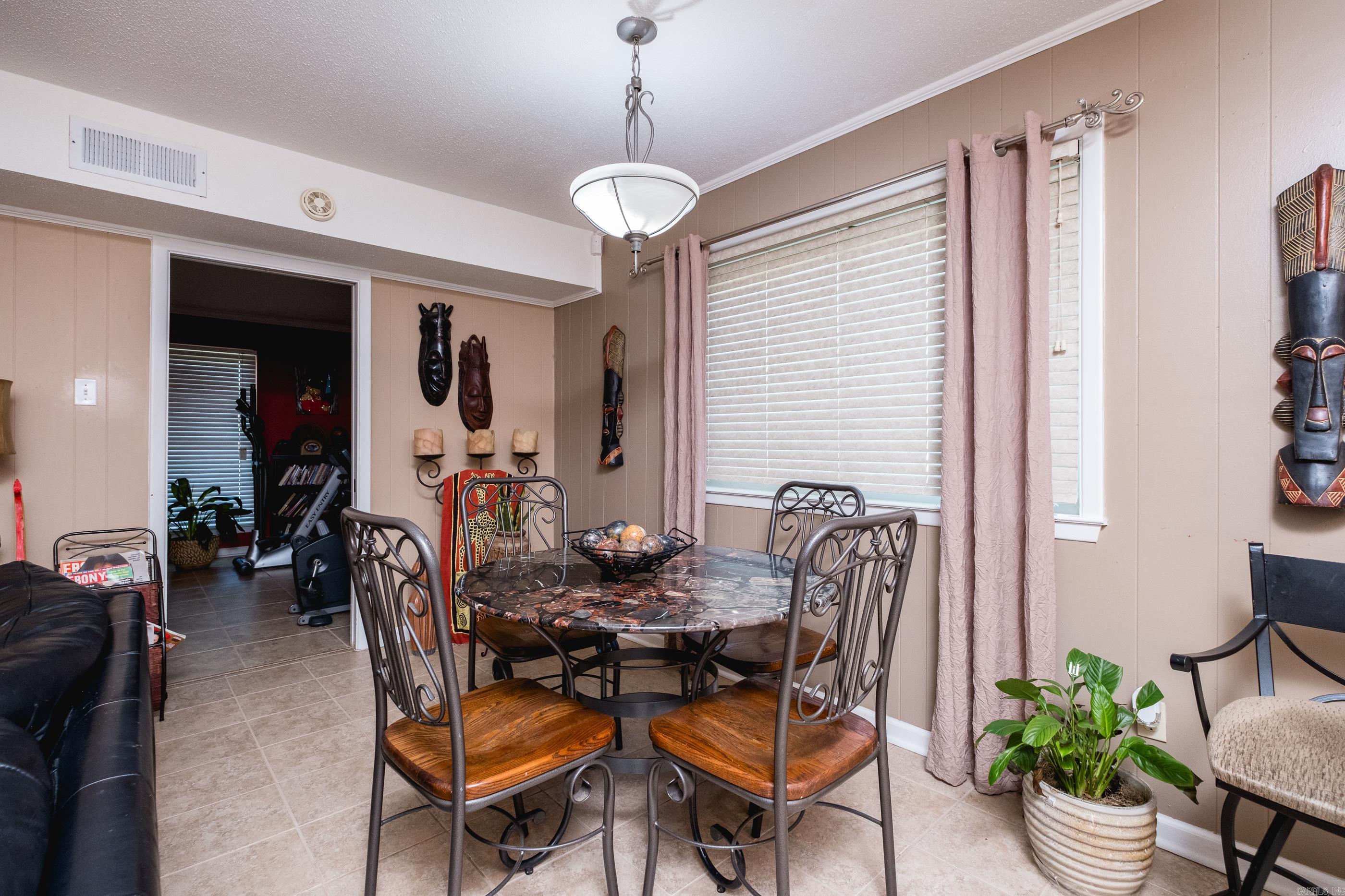 5813 Forest View Road Little Rock, AR 72204-8509