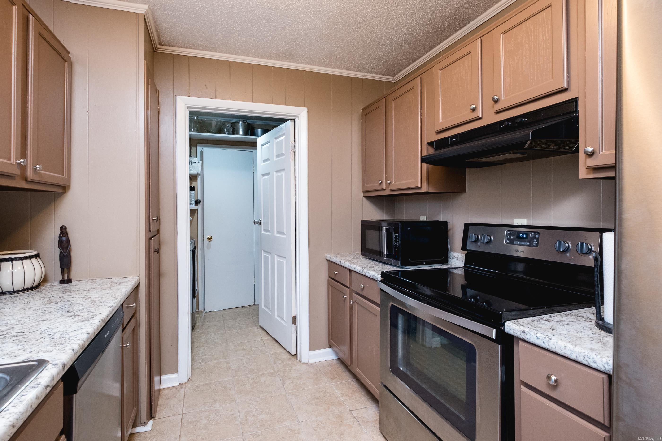 5813 Forest View Road Little Rock, AR 72204-8509