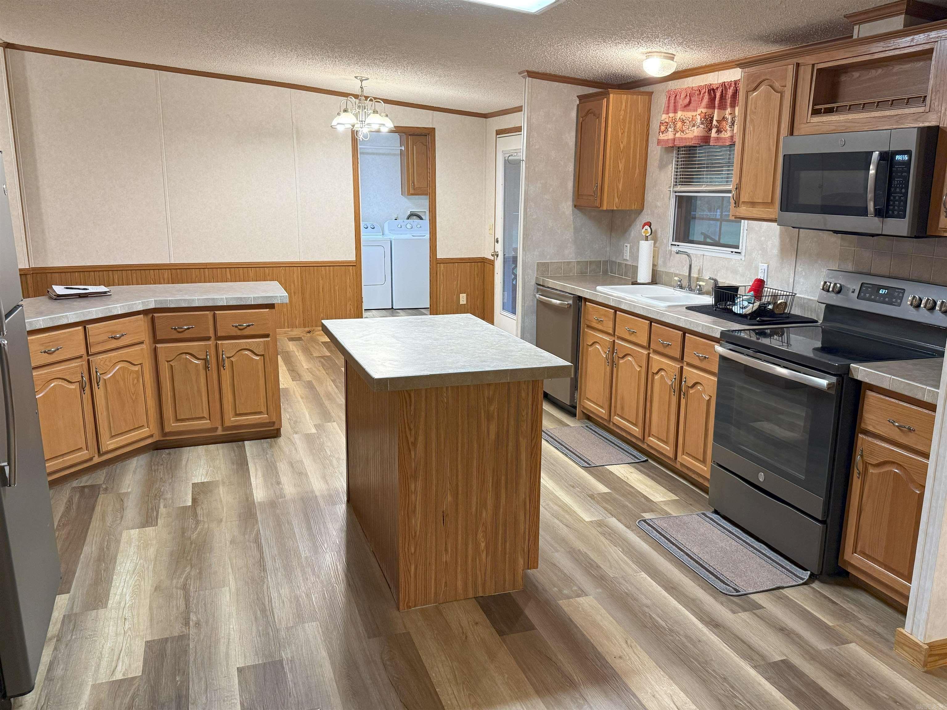 11360 Hwy 189 Road New Edinburg, AR 71660