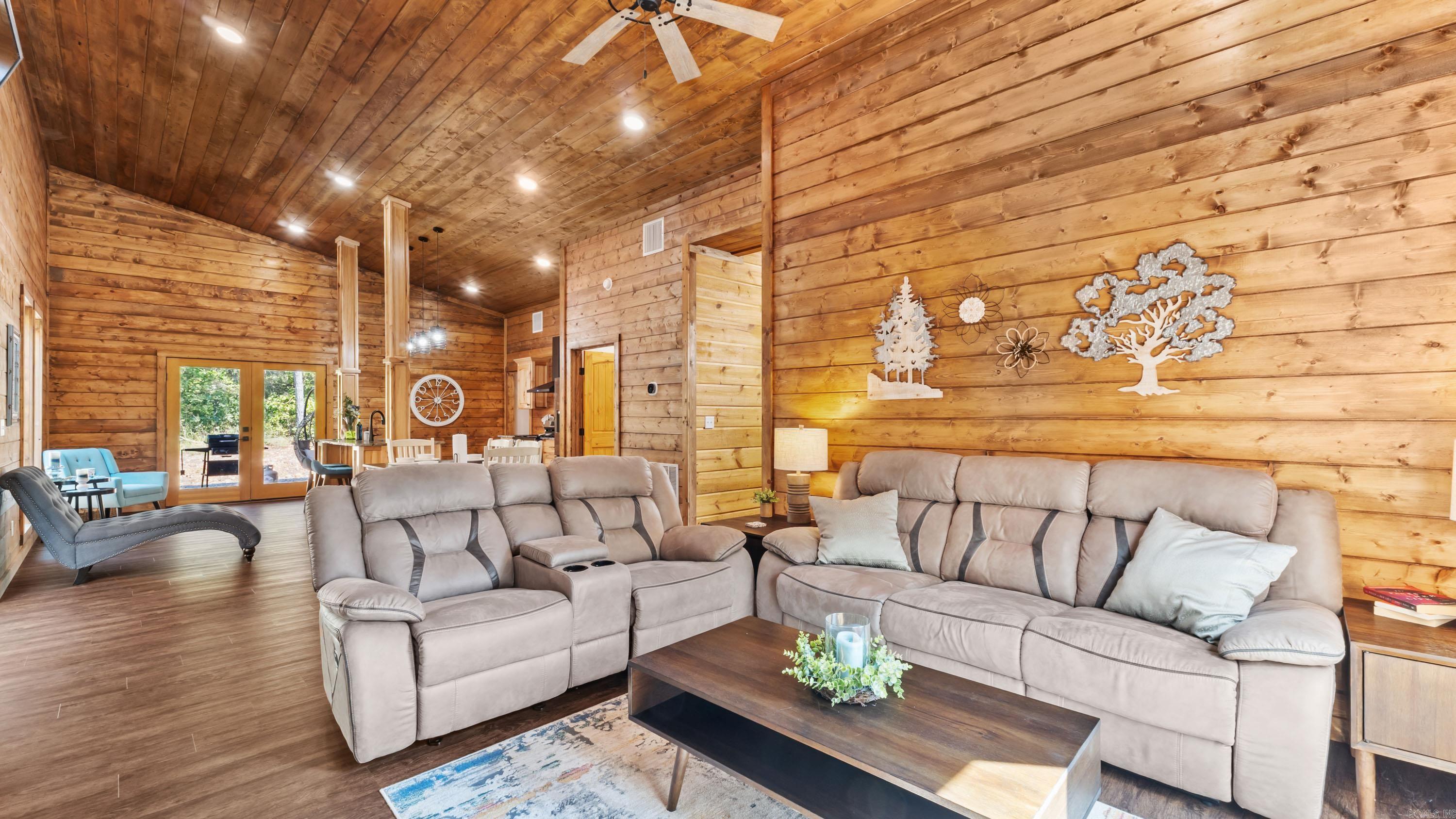 19 Southern Alder Trail Hochatown, OK 74728