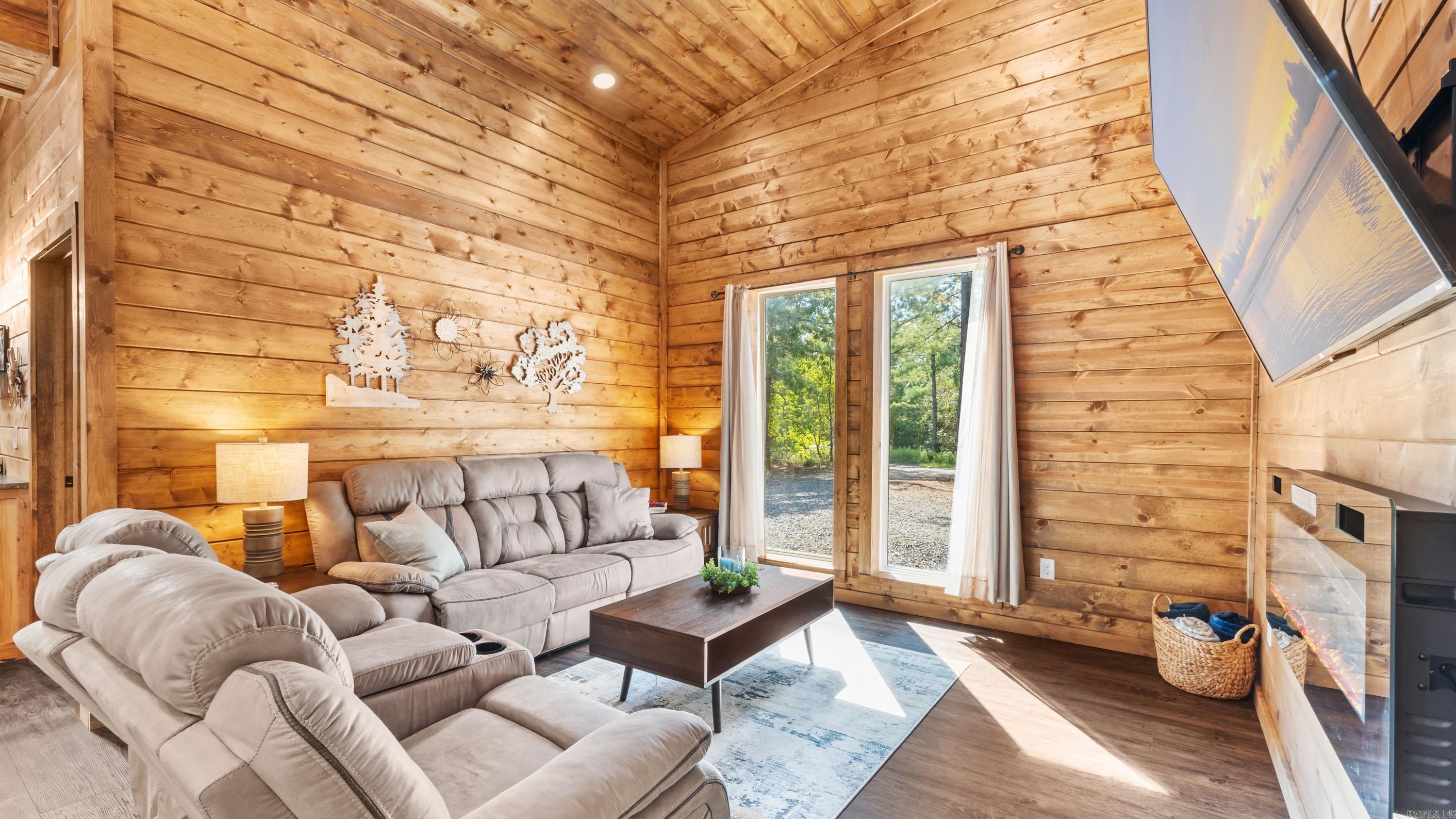 19 Southern Alder Trail Hochatown, OK 74728