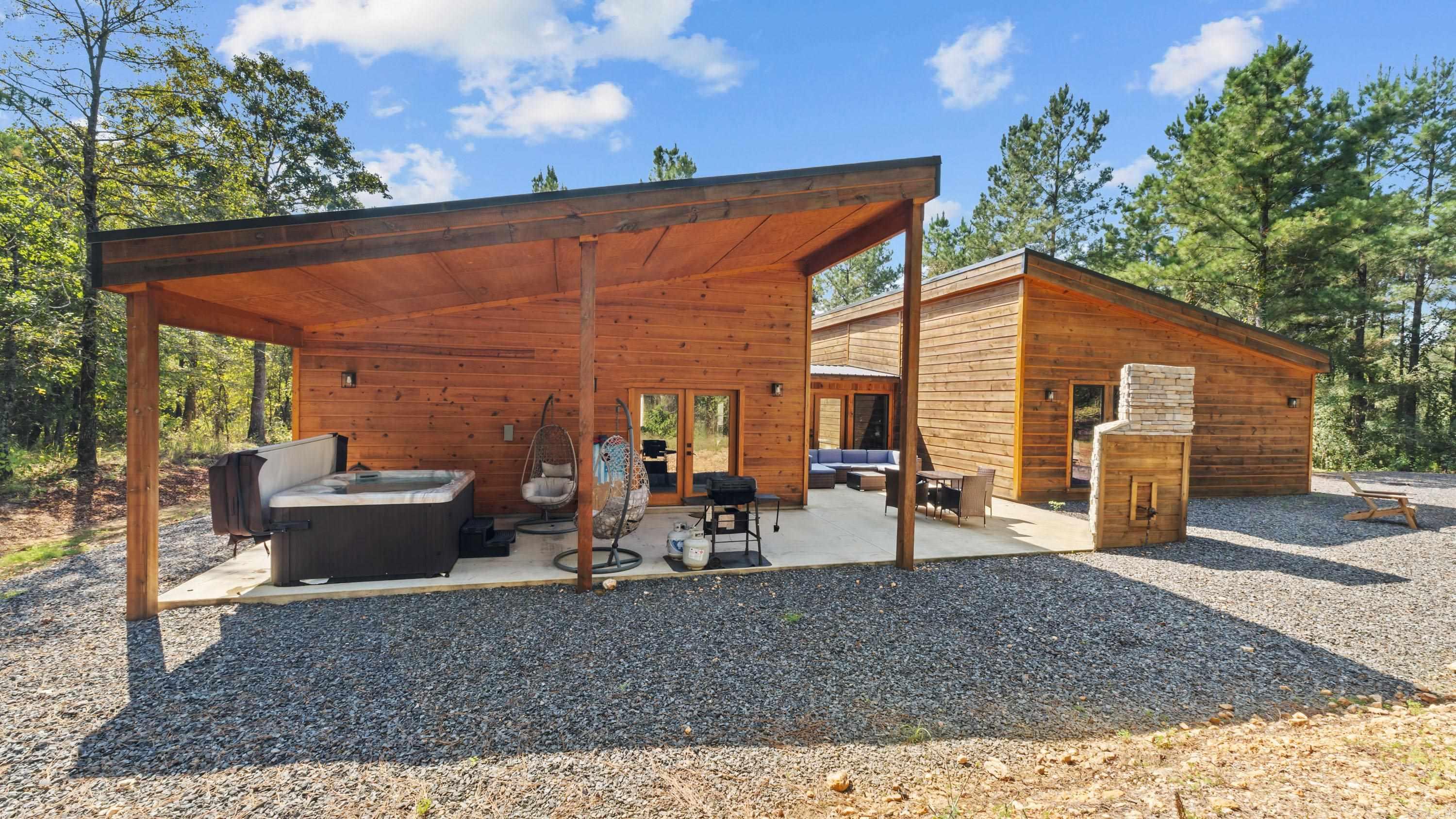 19 Southern Alder Trail Hochatown, OK 74728